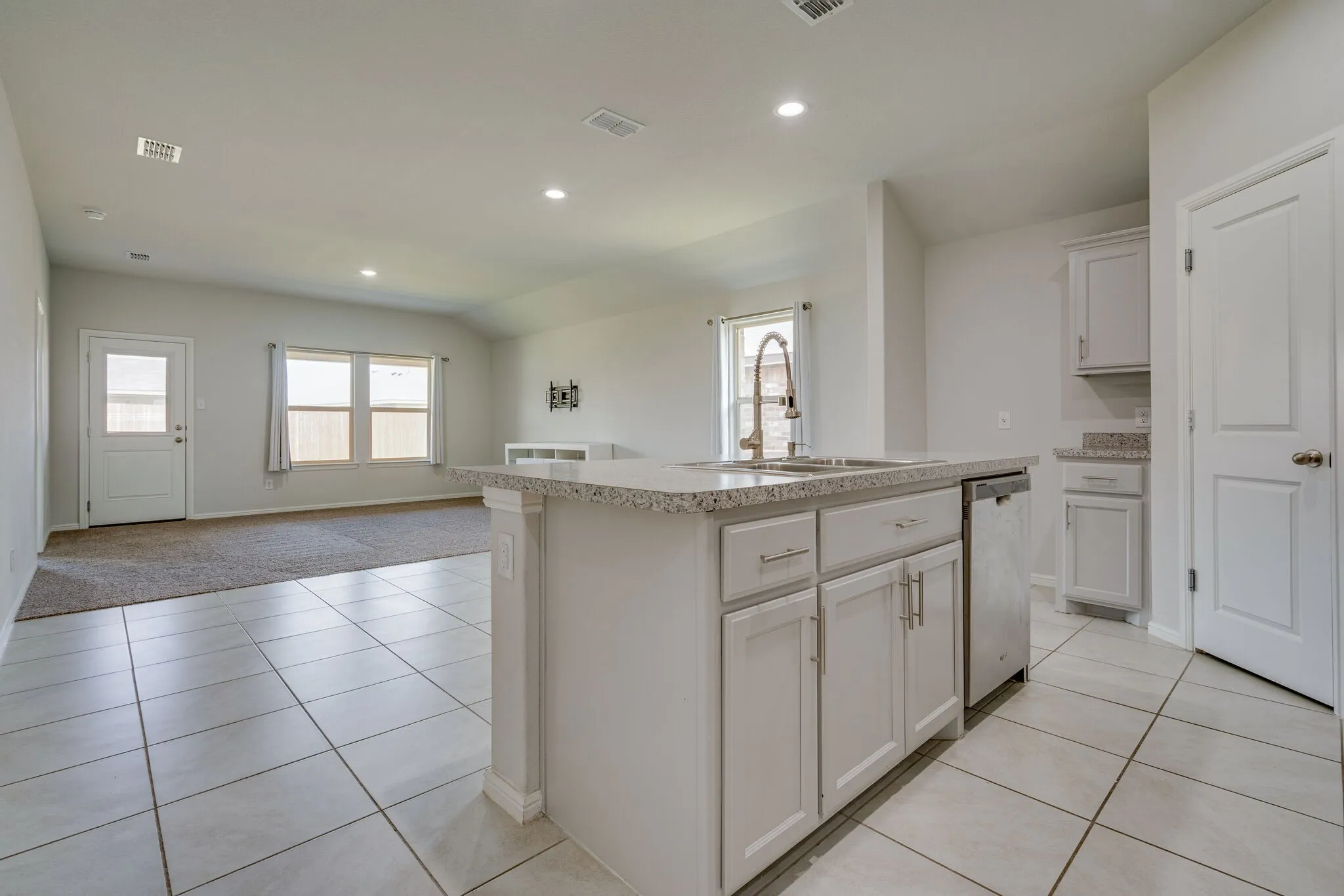 Single Family Residence For Rent in Denton County , 16424 Milwaukee Street, Justin, Texas 76247, 4 Bedroom, 2 Bathroom, 2 Garage spaces, 1,661 Sqft, built in 2021, mls#21387382, Real Estate Agent in Justin, Homes For Rent in Denton county, Homes For Rent in Justin, Realtor in Justin Texas, Real Estate Brokerage Independent Realty Texas, Luminita Cordes Realtor