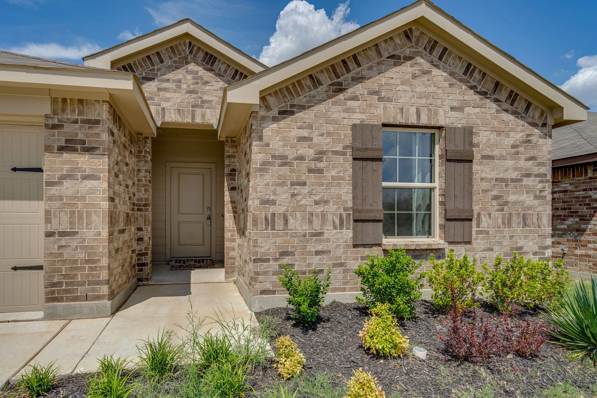 Single Family Residence For Rent in Denton County , 16424 Milwaukee Street, Justin, Texas 76247, 4 Bedroom, 2 Bathroom, 2 Garage spaces, 1,661 Sqft, built in 2021, mls#21387382, Real Estate Agent in Justin, Homes For Rent in Denton county, Homes For Rent in Justin, Realtor in Justin Texas, Real Estate Brokerage Independent Realty Texas, Luminita Cordes Realtor