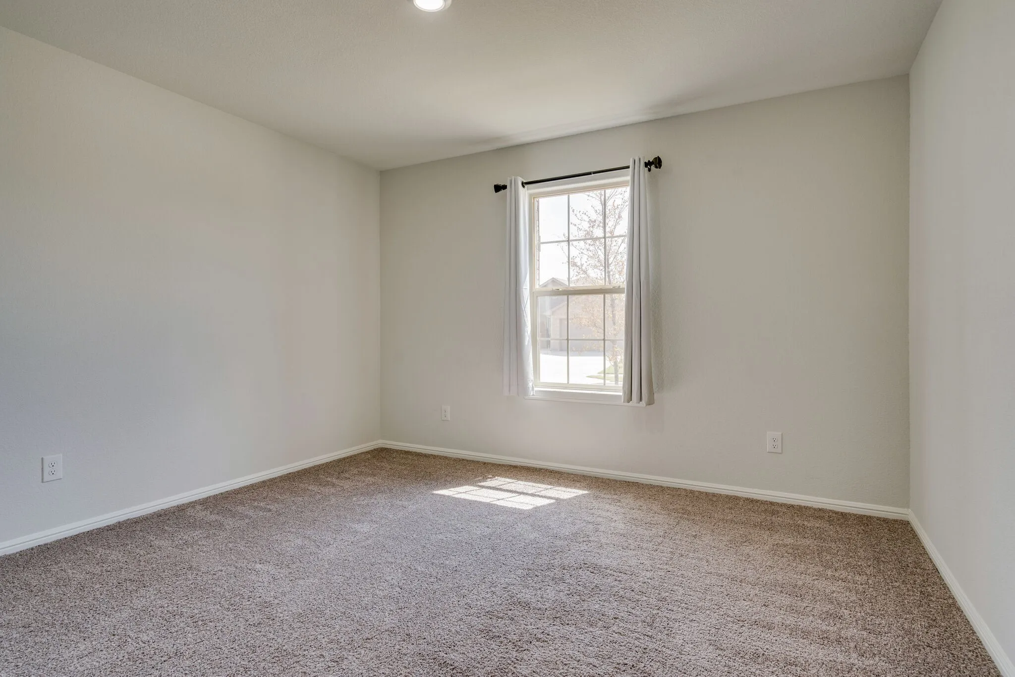 Single Family Residence For Rent in Denton County , 16424 Milwaukee Street, Justin, Texas 76247, 4 Bedroom, 2 Bathroom, 2 Garage spaces, 1,661 Sqft, built in 2021, mls#21387382, Real Estate Agent in Justin, Homes For Rent in Denton county, Homes For Rent in Justin, Realtor in Justin Texas, Real Estate Brokerage Independent Realty Texas, Luminita Cordes Realtor