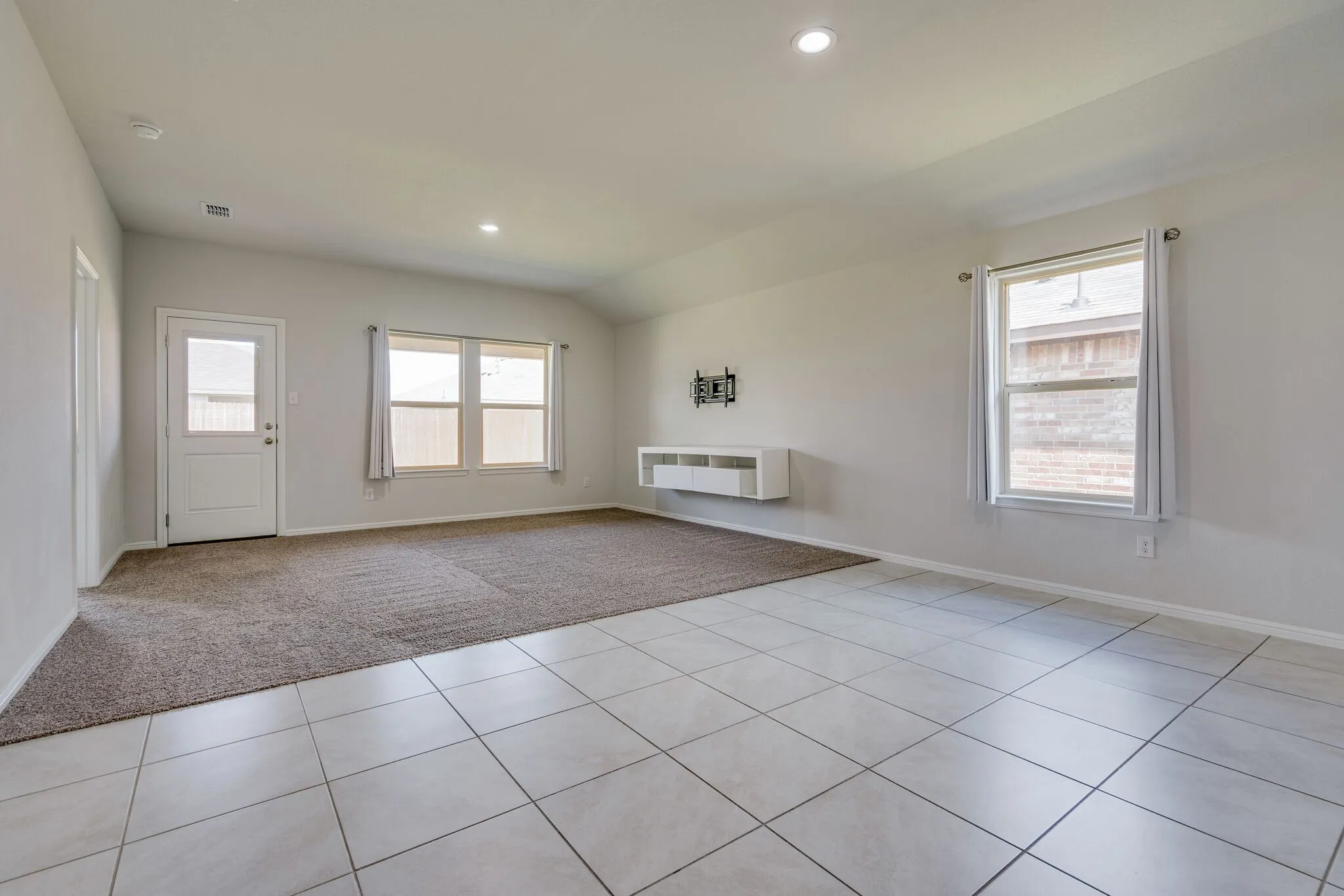 Single Family Residence For Rent in Denton County , 16424 Milwaukee Street, Justin, Texas 76247, 4 Bedroom, 2 Bathroom, 2 Garage spaces, 1,661 Sqft, built in 2021, mls#21387382, Real Estate Agent in Justin, Homes For Rent in Denton county, Homes For Rent in Justin, Realtor in Justin Texas, Real Estate Brokerage Independent Realty Texas, Luminita Cordes Realtor