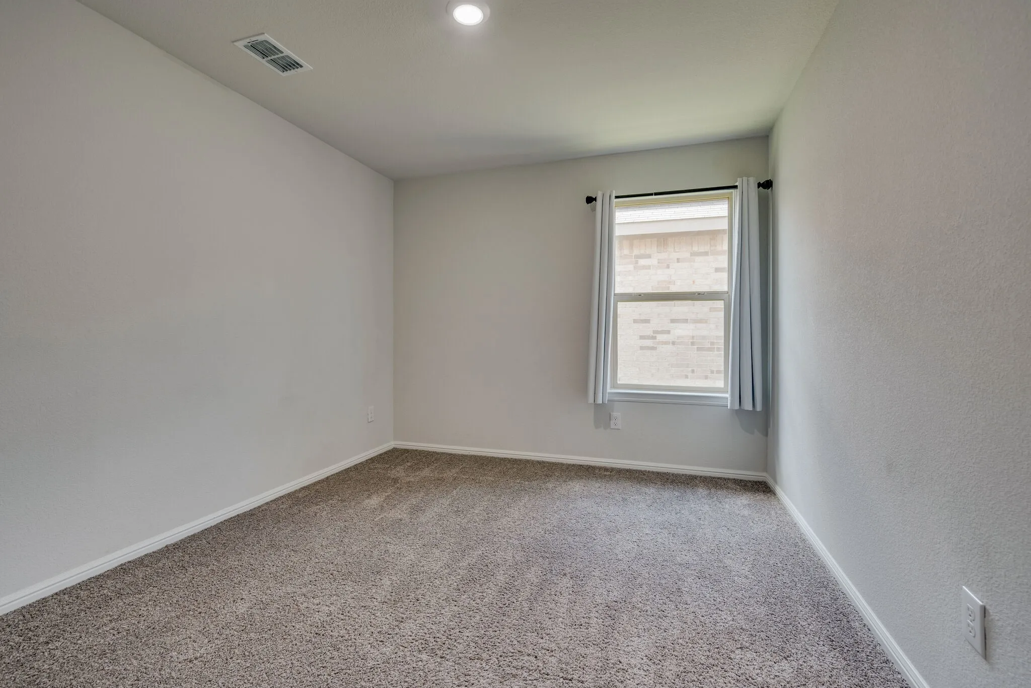 Single Family Residence For Rent in Denton County , 16424 Milwaukee Street, Justin, Texas 76247, 4 Bedroom, 2 Bathroom, 2 Garage spaces, 1,661 Sqft, built in 2021, mls#21387382, Real Estate Agent in Justin, Homes For Rent in Denton county, Homes For Rent in Justin, Realtor in Justin Texas, Real Estate Brokerage Independent Realty Texas, Luminita Cordes Realtor