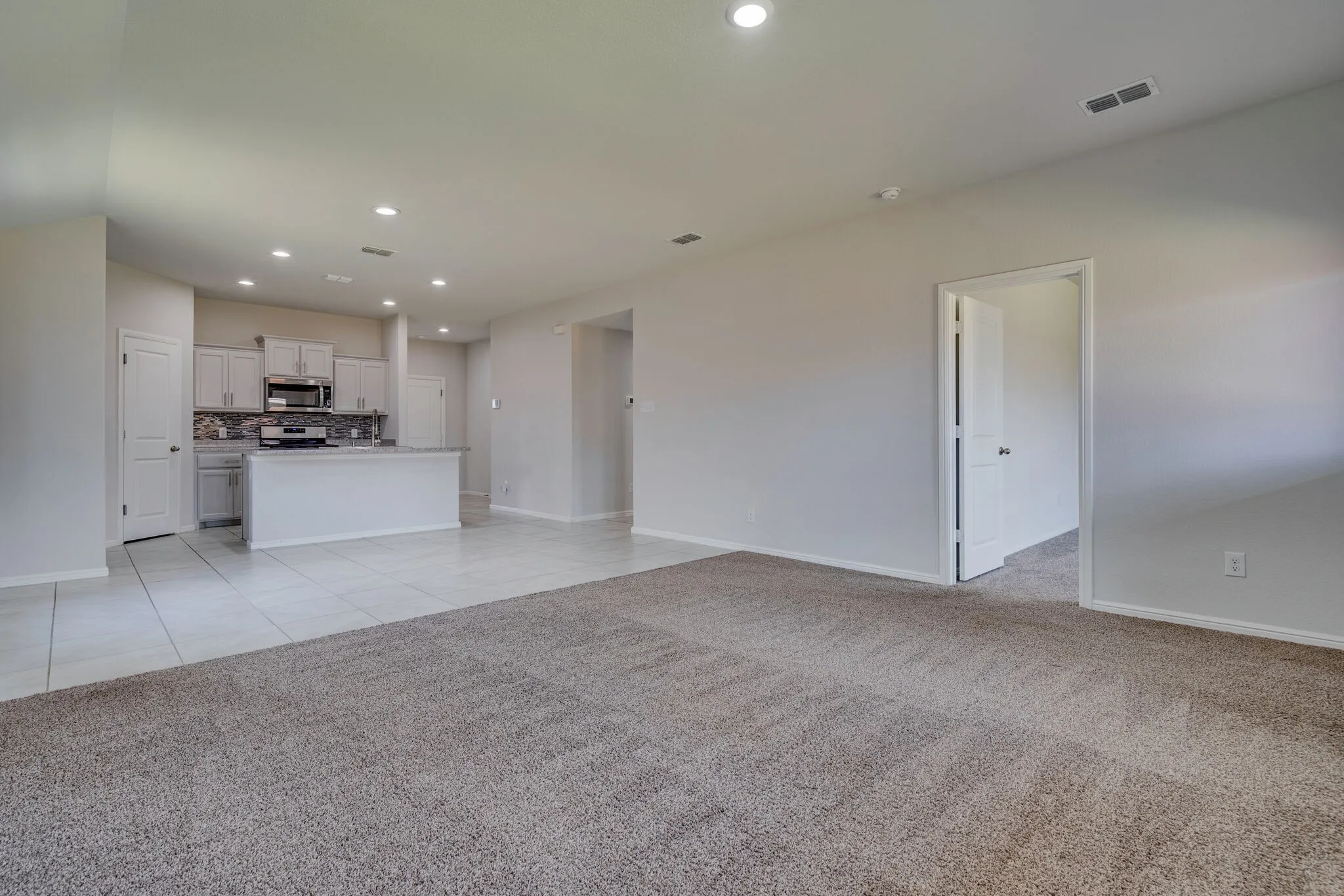 Single Family Residence For Rent in Denton County , 16424 Milwaukee Street, Justin, Texas 76247, 4 Bedroom, 2 Bathroom, 2 Garage spaces, 1,661 Sqft, built in 2021, mls#21387382, Real Estate Agent in Justin, Homes For Rent in Denton county, Homes For Rent in Justin, Realtor in Justin Texas, Real Estate Brokerage Independent Realty Texas, Luminita Cordes Realtor