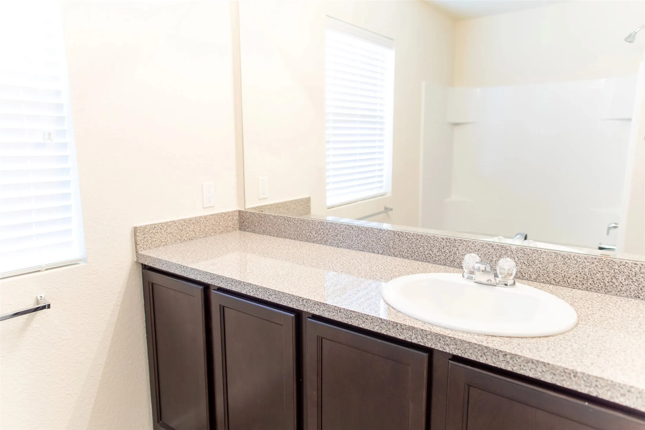 Single Family Residence For Rent in Tarrant County , 3953 Tarpon Springs Drive, Fort Worth, Texas 76123, 4 Bedroom, 3 Bathroom, 2 Garage spaces, 2,039 Sqft, built in 2015, mls#21387383, Real Estate Agent in Fort Worth, Homes For Rent in Tarrant county, Homes For Rent in Fort Worth, Realtor in Fort Worth Texas, Real Estate Brokerage Independent Realty Texas, Luminita Cordes Realtor