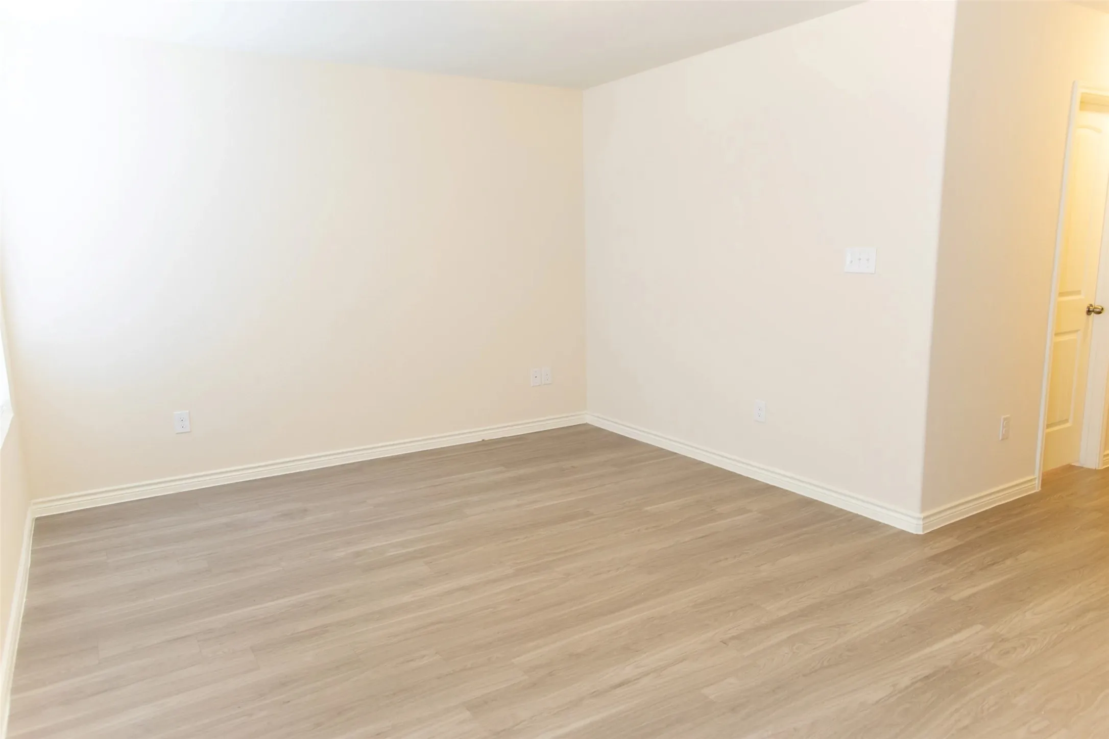 Single Family Residence For Rent in Tarrant County , 3953 Tarpon Springs Drive, Fort Worth, Texas 76123, 4 Bedroom, 3 Bathroom, 2 Garage spaces, 2,039 Sqft, built in 2015, mls#21387383, Real Estate Agent in Fort Worth, Homes For Rent in Tarrant county, Homes For Rent in Fort Worth, Realtor in Fort Worth Texas, Real Estate Brokerage Independent Realty Texas, Luminita Cordes Realtor
