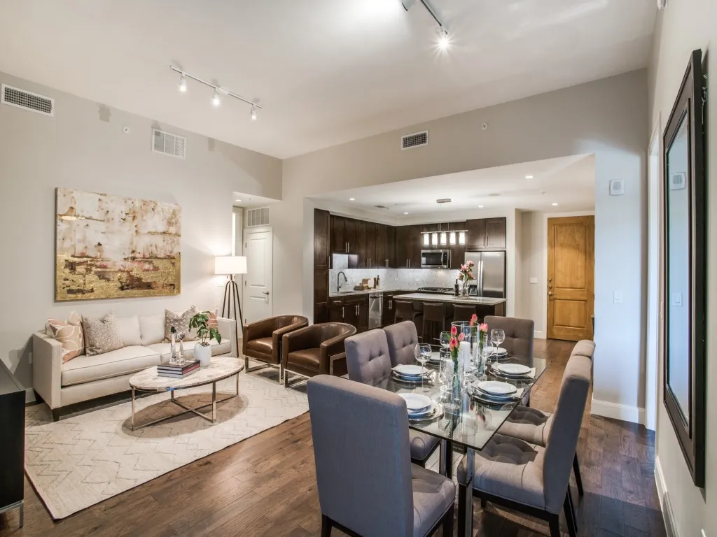 MODEL HOME!