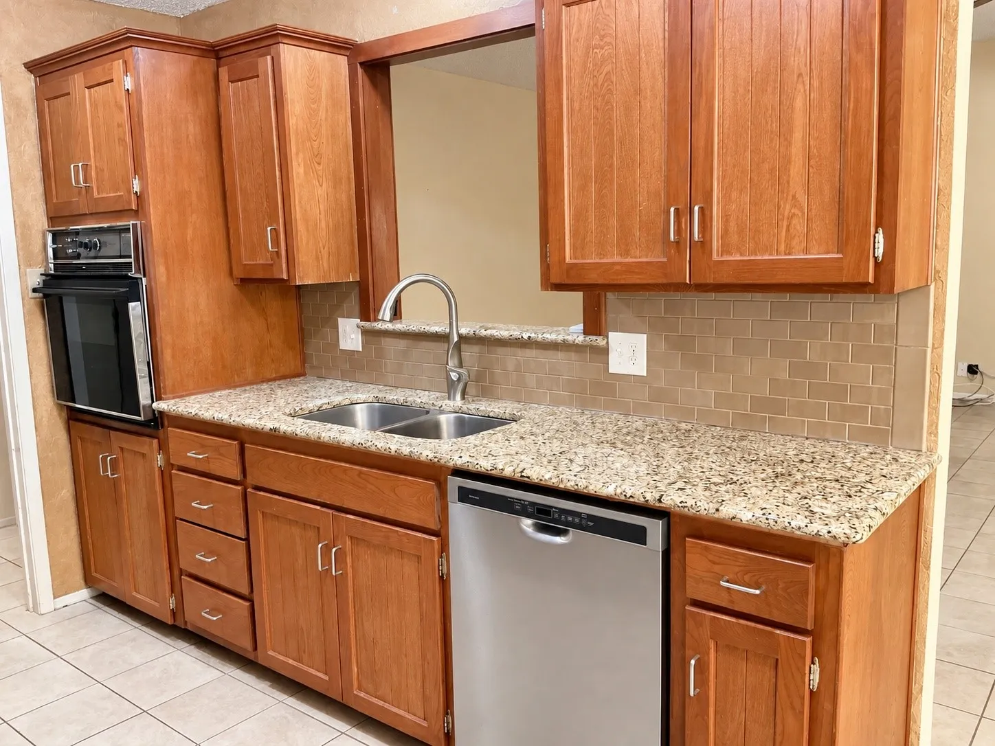 Single Family Residence For Sale in Grayson County , 141 S Meadowbrook Drive, Pottsboro, Texas 75076, 3 Bedroom, 2 Bathroom, 6 Garage spaces, 1,580 Sqft, built in 1984, mls#21381021, Real Estate Agent in Pottsboro, Homes For Sale in Grayson county, Homes For Sale in Pottsboro, Realtor in Pottsboro Texas, Real Estate Brokerage Independent Realty Texas, Luminita Cordes Realtor