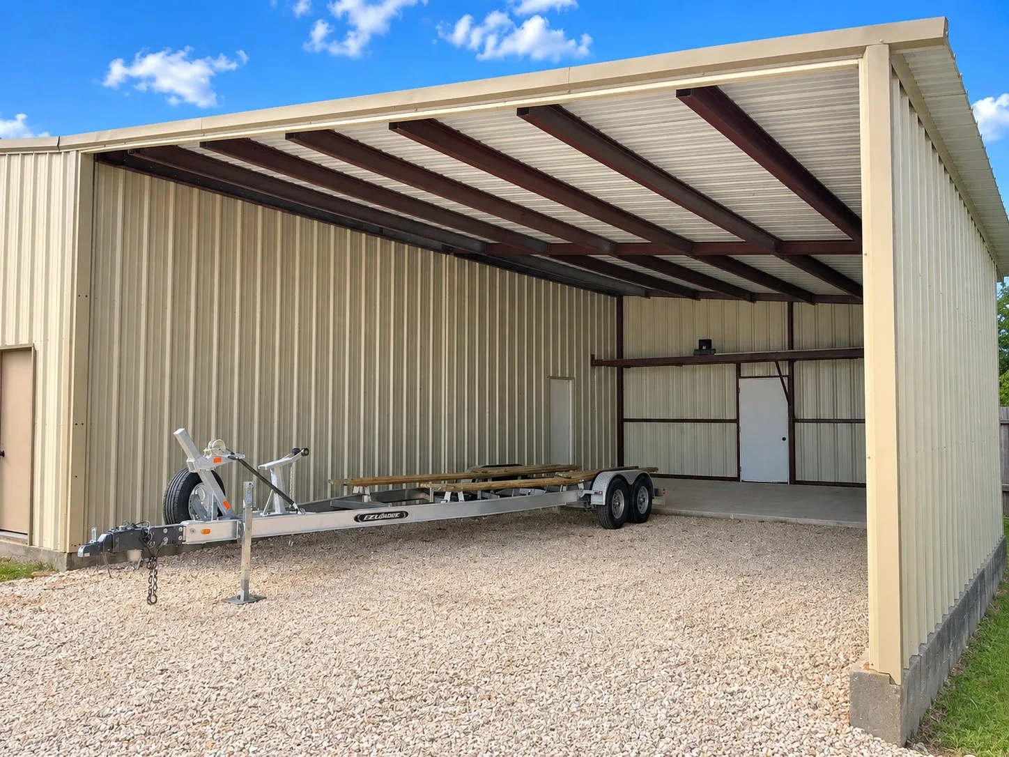 Single Family Residence For Sale in Grayson County , 141 S Meadowbrook Drive, Pottsboro, Texas 75076, 3 Bedroom, 2 Bathroom, 6 Garage spaces, 1,580 Sqft, built in 1984, mls#21381021, Real Estate Agent in Pottsboro, Homes For Sale in Grayson county, Homes For Sale in Pottsboro, Realtor in Pottsboro Texas, Real Estate Brokerage Independent Realty Texas, Luminita Cordes Realtor