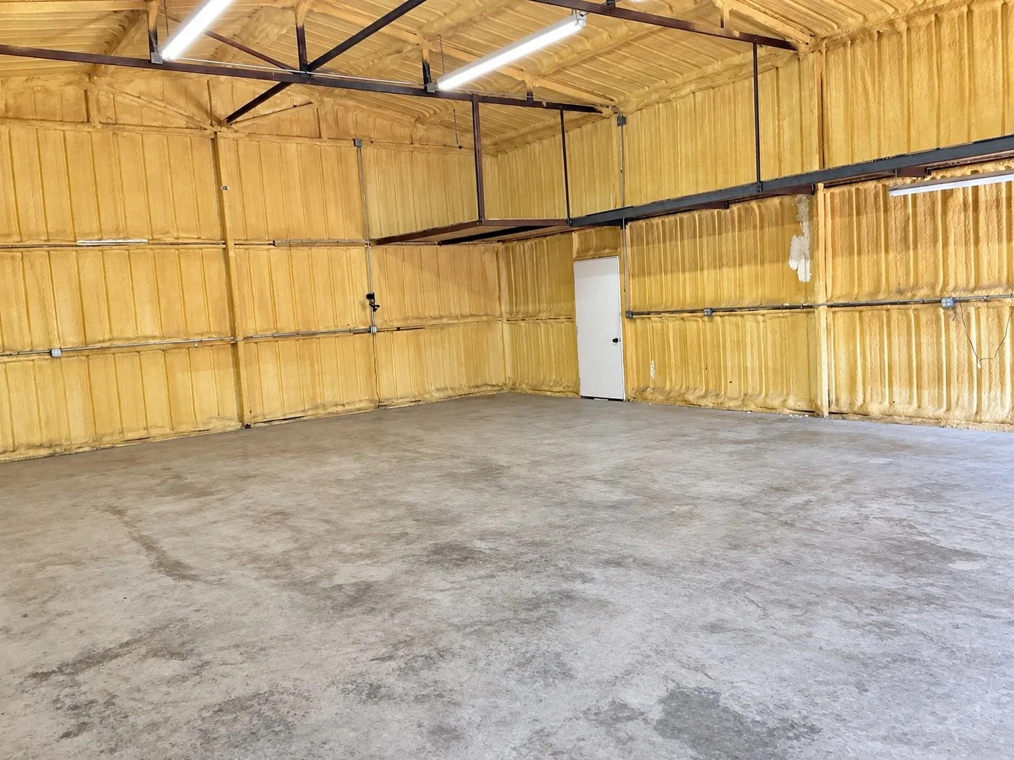 Single Family Residence For Sale in Grayson County , 141 S Meadowbrook Drive, Pottsboro, Texas 75076, 3 Bedroom, 2 Bathroom, 6 Garage spaces, 1,580 Sqft, built in 1984, mls#21381021, Real Estate Agent in Pottsboro, Homes For Sale in Grayson county, Homes For Sale in Pottsboro, Realtor in Pottsboro Texas, Real Estate Brokerage Independent Realty Texas, Luminita Cordes Realtor