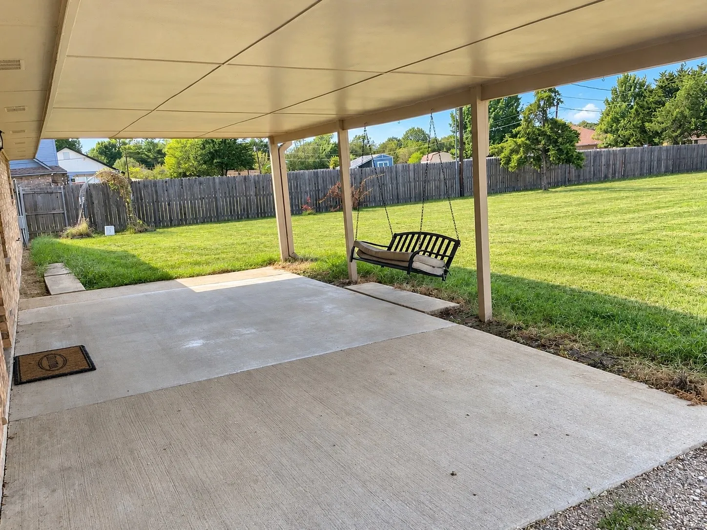 Single Family Residence For Sale in Grayson County , 141 S Meadowbrook Drive, Pottsboro, Texas 75076, 3 Bedroom, 2 Bathroom, 6 Garage spaces, 1,580 Sqft, built in 1984, mls#21381021, Real Estate Agent in Pottsboro, Homes For Sale in Grayson county, Homes For Sale in Pottsboro, Realtor in Pottsboro Texas, Real Estate Brokerage Independent Realty Texas, Luminita Cordes Realtor