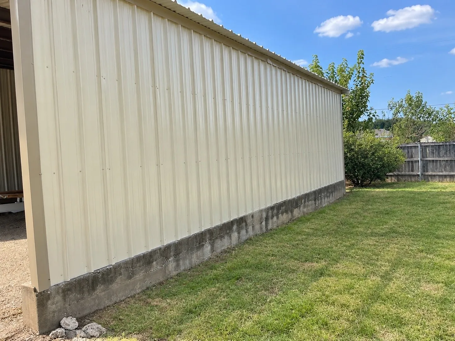 Single Family Residence For Sale in Grayson County , 141 S Meadowbrook Drive, Pottsboro, Texas 75076, 3 Bedroom, 2 Bathroom, 6 Garage spaces, 1,580 Sqft, built in 1984, mls#21381021, Real Estate Agent in Pottsboro, Homes For Sale in Grayson county, Homes For Sale in Pottsboro, Realtor in Pottsboro Texas, Real Estate Brokerage Independent Realty Texas, Luminita Cordes Realtor