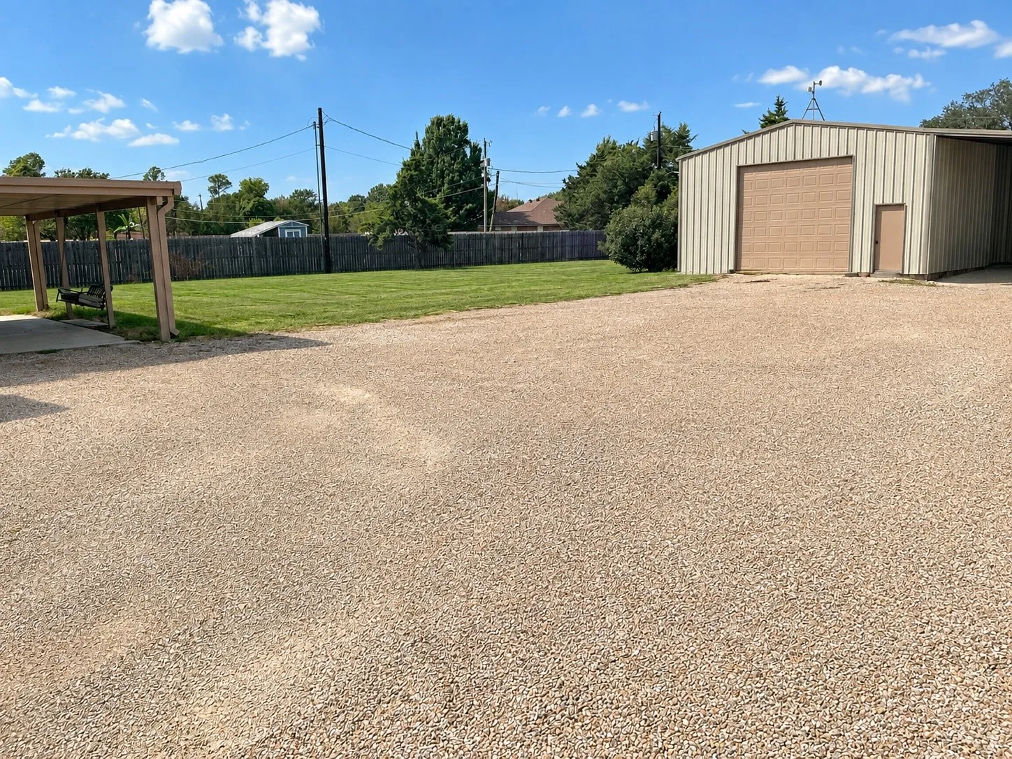 Single Family Residence For Sale in Grayson County , 141 S Meadowbrook Drive, Pottsboro, Texas 75076, 3 Bedroom, 2 Bathroom, 6 Garage spaces, 1,580 Sqft, built in 1984, mls#21381021, Real Estate Agent in Pottsboro, Homes For Sale in Grayson county, Homes For Sale in Pottsboro, Realtor in Pottsboro Texas, Real Estate Brokerage Independent Realty Texas, Luminita Cordes Realtor