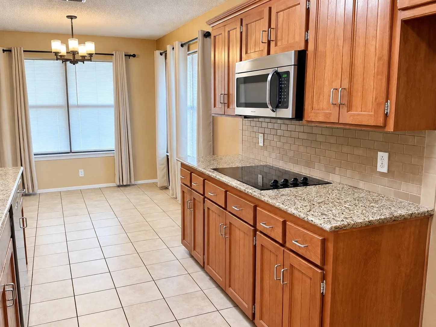 Single Family Residence For Sale in Grayson County , 141 S Meadowbrook Drive, Pottsboro, Texas 75076, 3 Bedroom, 2 Bathroom, 6 Garage spaces, 1,580 Sqft, built in 1984, mls#21381021, Real Estate Agent in Pottsboro, Homes For Sale in Grayson county, Homes For Sale in Pottsboro, Realtor in Pottsboro Texas, Real Estate Brokerage Independent Realty Texas, Luminita Cordes Realtor