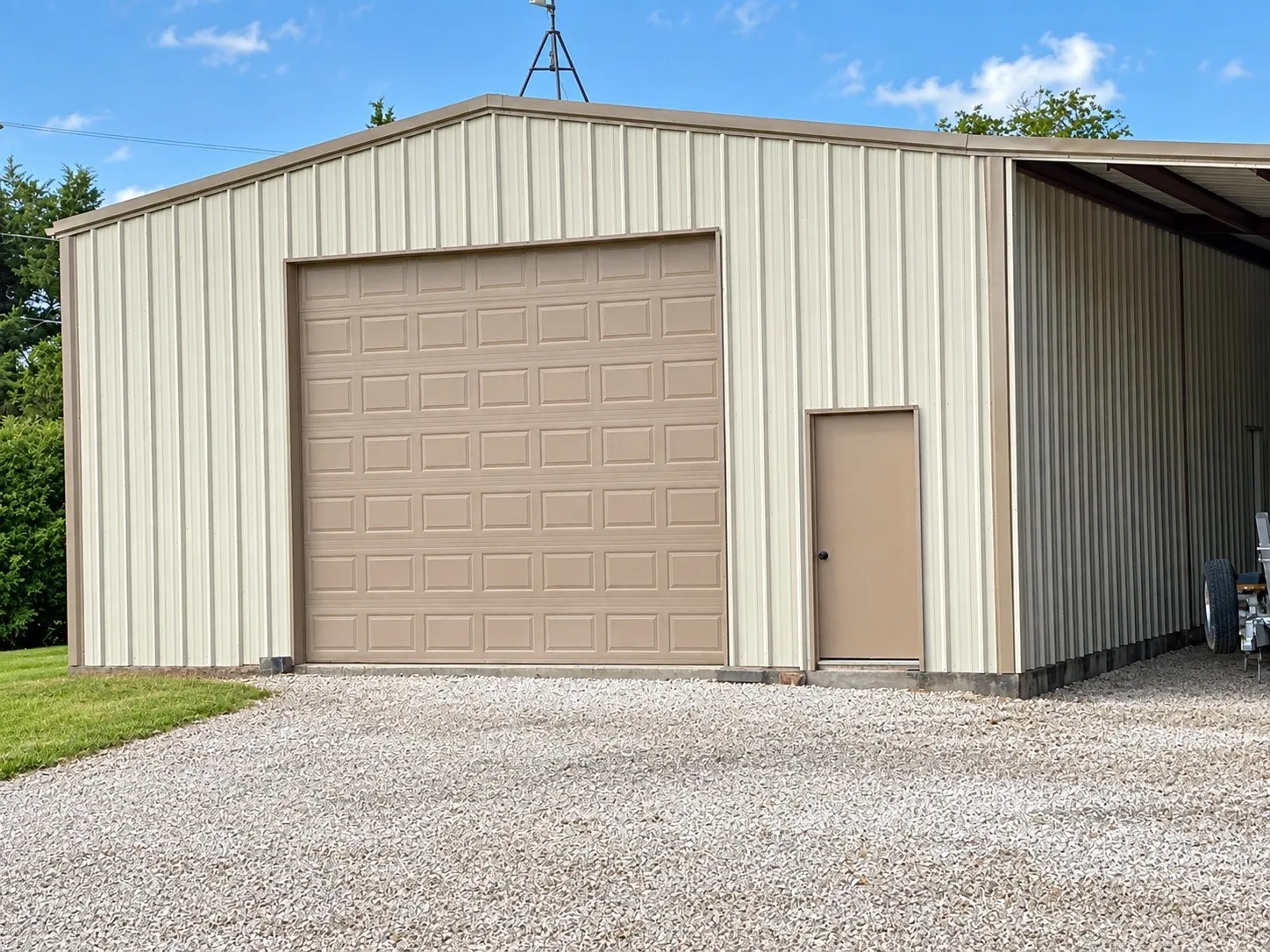 Single Family Residence For Sale in Grayson County , 141 S Meadowbrook Drive, Pottsboro, Texas 75076, 3 Bedroom, 2 Bathroom, 6 Garage spaces, 1,580 Sqft, built in 1984, mls#21381021, Real Estate Agent in Pottsboro, Homes For Sale in Grayson county, Homes For Sale in Pottsboro, Realtor in Pottsboro Texas, Real Estate Brokerage Independent Realty Texas, Luminita Cordes Realtor