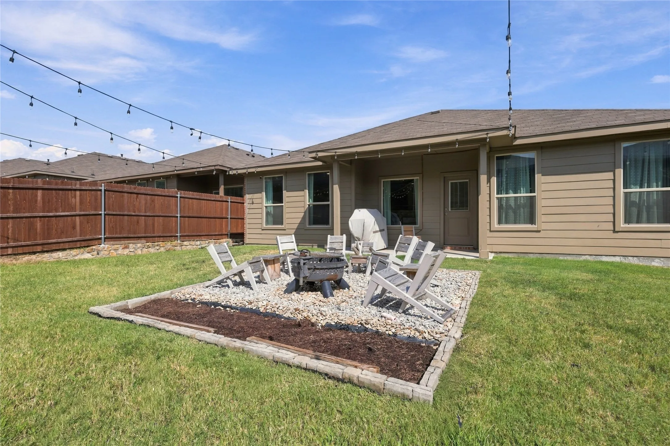Single Family Residence For Sale in Tarrant County , 9733 New Bern Drive, Fort Worth, Texas 76108, 4 Bedroom, 2 Bathroom, 2 Garage spaces, 1,820 Sqft, built in 2023, mls#21386856, Real Estate Agent in Fort Worth, Homes For Sale in Tarrant county, Homes For Sale in Fort Worth, Realtor in Fort Worth Texas, Real Estate Brokerage Independent Realty Texas, Luminita Cordes Realtor