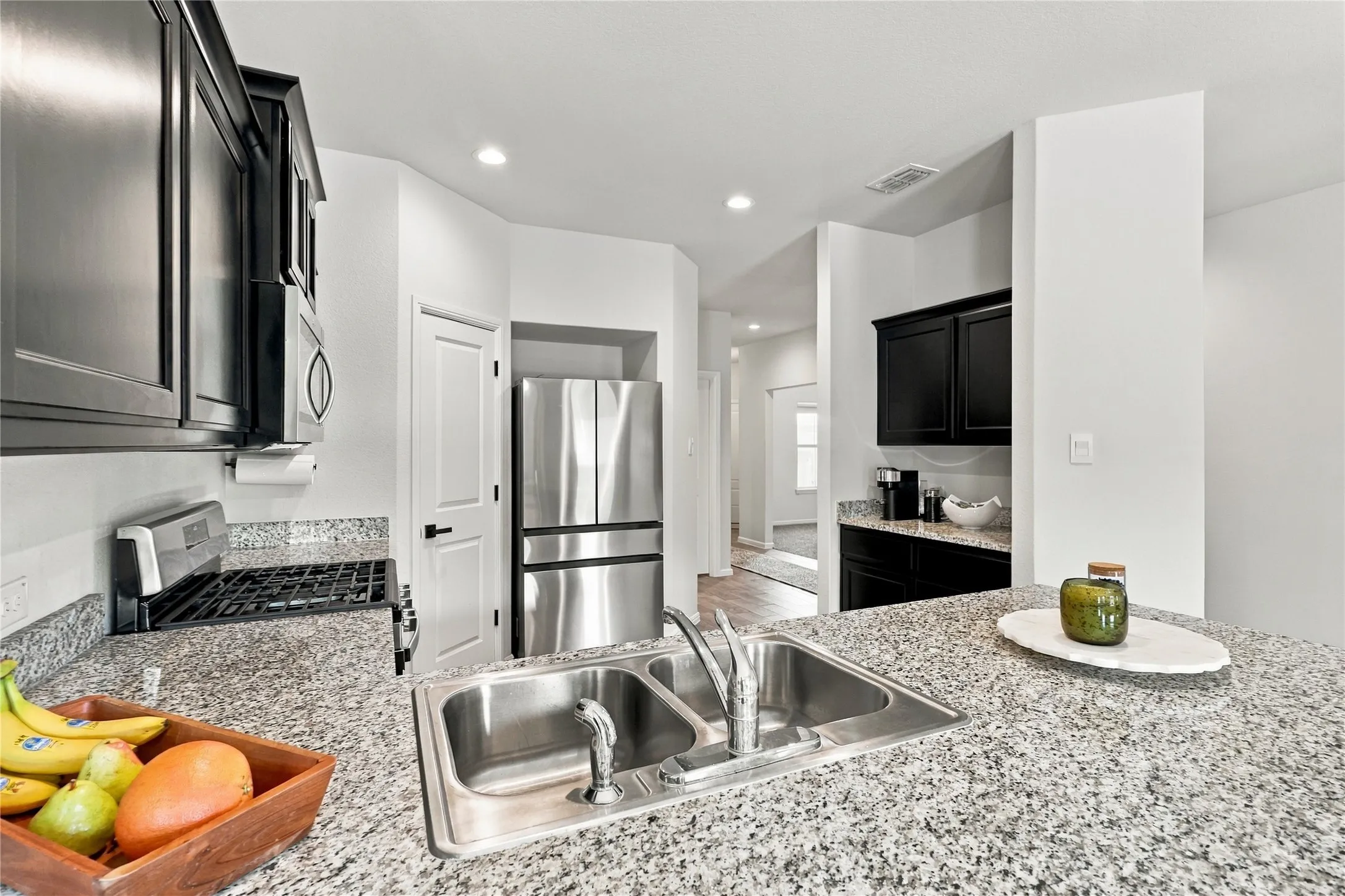 Single Family Residence For Sale in Tarrant County , 9733 New Bern Drive, Fort Worth, Texas 76108, 4 Bedroom, 2 Bathroom, 2 Garage spaces, 1,820 Sqft, built in 2023, mls#21386856, Real Estate Agent in Fort Worth, Homes For Sale in Tarrant county, Homes For Sale in Fort Worth, Realtor in Fort Worth Texas, Real Estate Brokerage Independent Realty Texas, Luminita Cordes Realtor