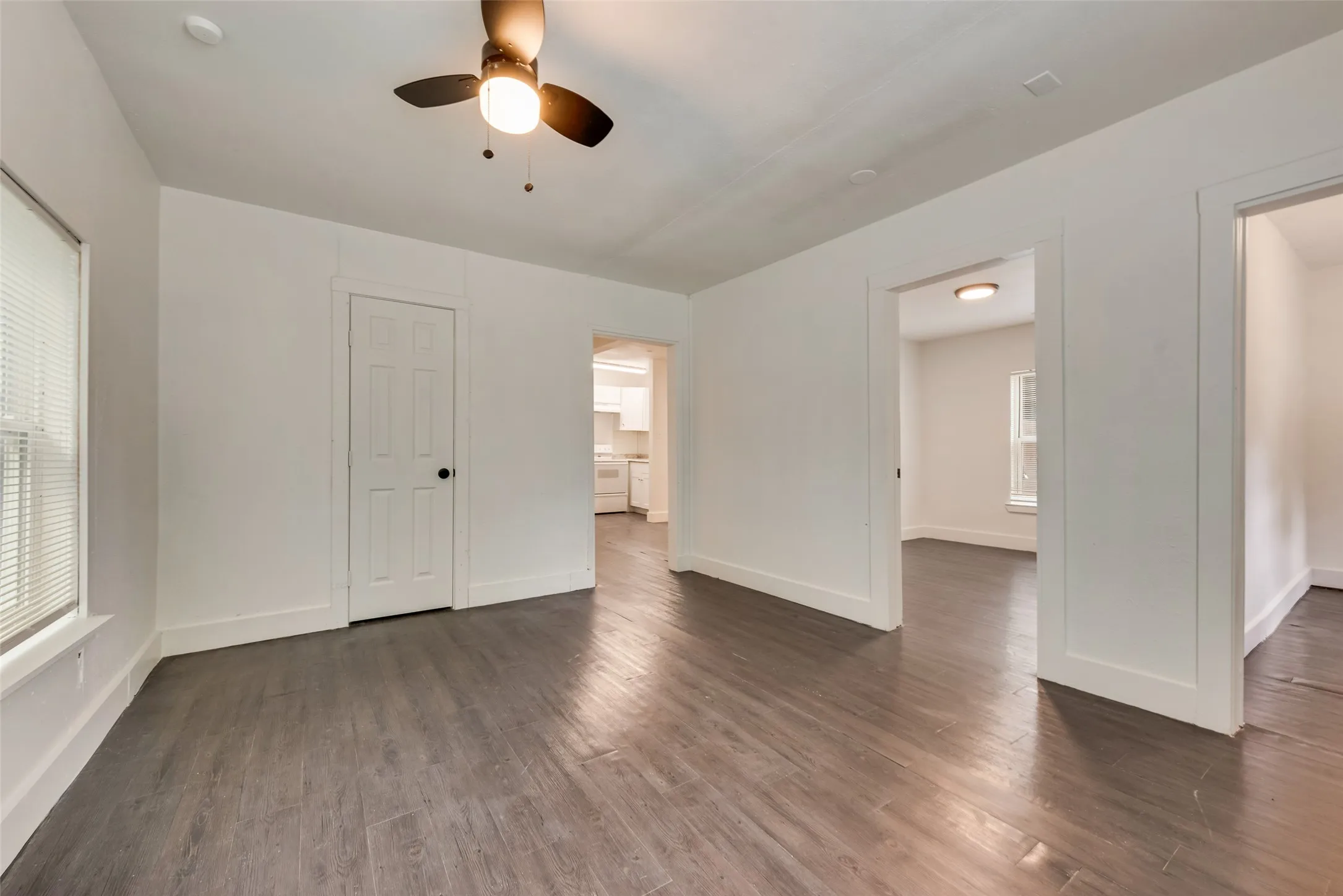 Single Family Residence For Sale in Dallas County , 2706 Hector Street, Dallas, Texas 75210, 3 Bedroom, 2 Bathroom, Garage spaces, 1,068 Sqft, built in 1939, mls#21386747, Real Estate Agent in Dallas, Homes For Sale in Dallas county, Homes For Sale in Dallas, Realtor in Dallas Texas, Real Estate Brokerage Independent Realty Texas, Luminita Cordes Realtor