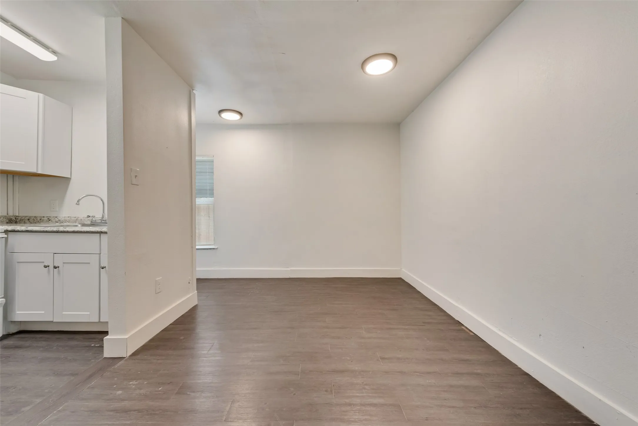 Single Family Residence For Sale in Dallas County , 2706 Hector Street, Dallas, Texas 75210, 3 Bedroom, 2 Bathroom, Garage spaces, 1,068 Sqft, built in 1939, mls#21386747, Real Estate Agent in Dallas, Homes For Sale in Dallas county, Homes For Sale in Dallas, Realtor in Dallas Texas, Real Estate Brokerage Independent Realty Texas, Luminita Cordes Realtor