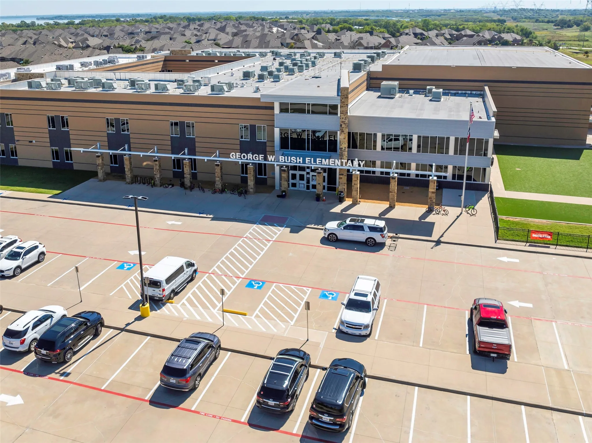 Single Family Residence For Sale in Collin County , 1430 Huffines Boulevard, Wylie, Texas 75098, 5 Bedroom, 4 Bathroom, 3 Garage spaces, 3,891 Sqft, built in 2021, mls#21387332, Real Estate Agent in Wylie, Homes For Sale in Collin county, Homes For Sale in Wylie, Realtor in Wylie Texas, Real Estate Brokerage Independent Realty Texas, Luminita Cordes Realtor