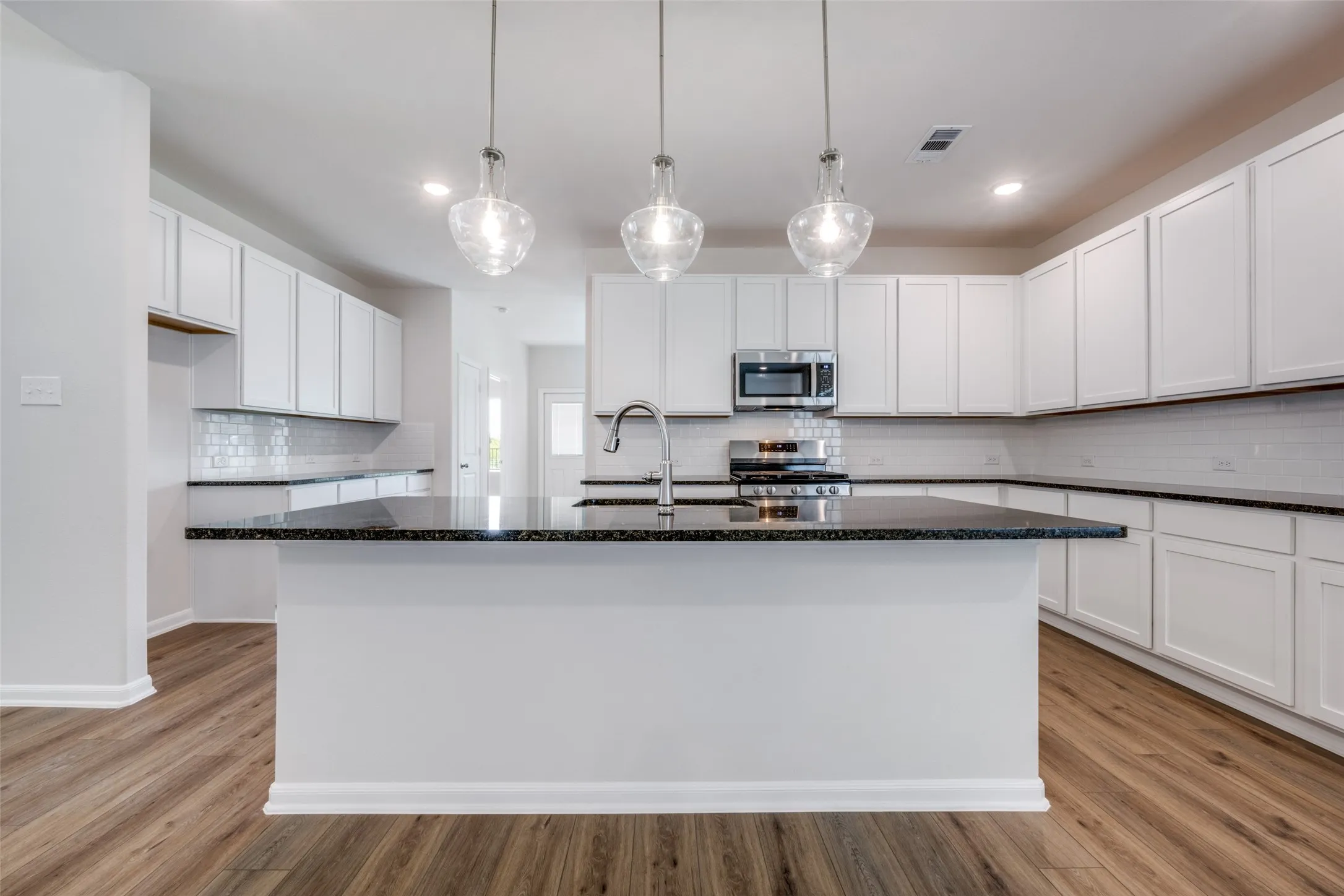 Single Family Residence For Rent in Denton County , 4013 Bluestem Boulevard, Denton, Texas 76226, 3 Bedroom, 2 Bathroom, 2 Garage spaces, 1,915 Sqft, built in 2025, mls#21387393, Real Estate Agent in Denton, Homes For Rent in Denton county, Homes For Rent in Denton, Realtor in Denton Texas, Real Estate Brokerage Independent Realty Texas, Luminita Cordes Realtor