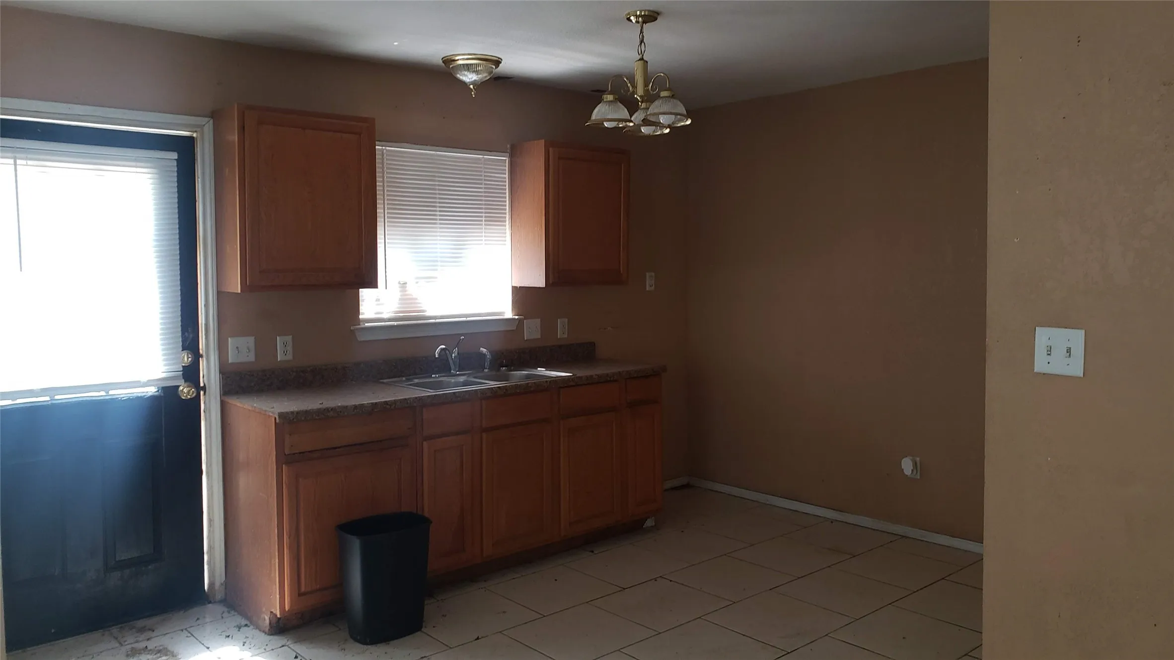 Retail For Sale in Montague County , 400 E Wise Street, Bowie, Texas 76230, 0, 0, Garage spaces, 0 Sqft, built in 1999, mls#21387396, Real Estate Agent in Bowie, Homes For Sale in Montague county, Homes For Sale in Bowie, Realtor in Bowie Texas, Real Estate Brokerage Independent Realty Texas, Luminita Cordes Realtor