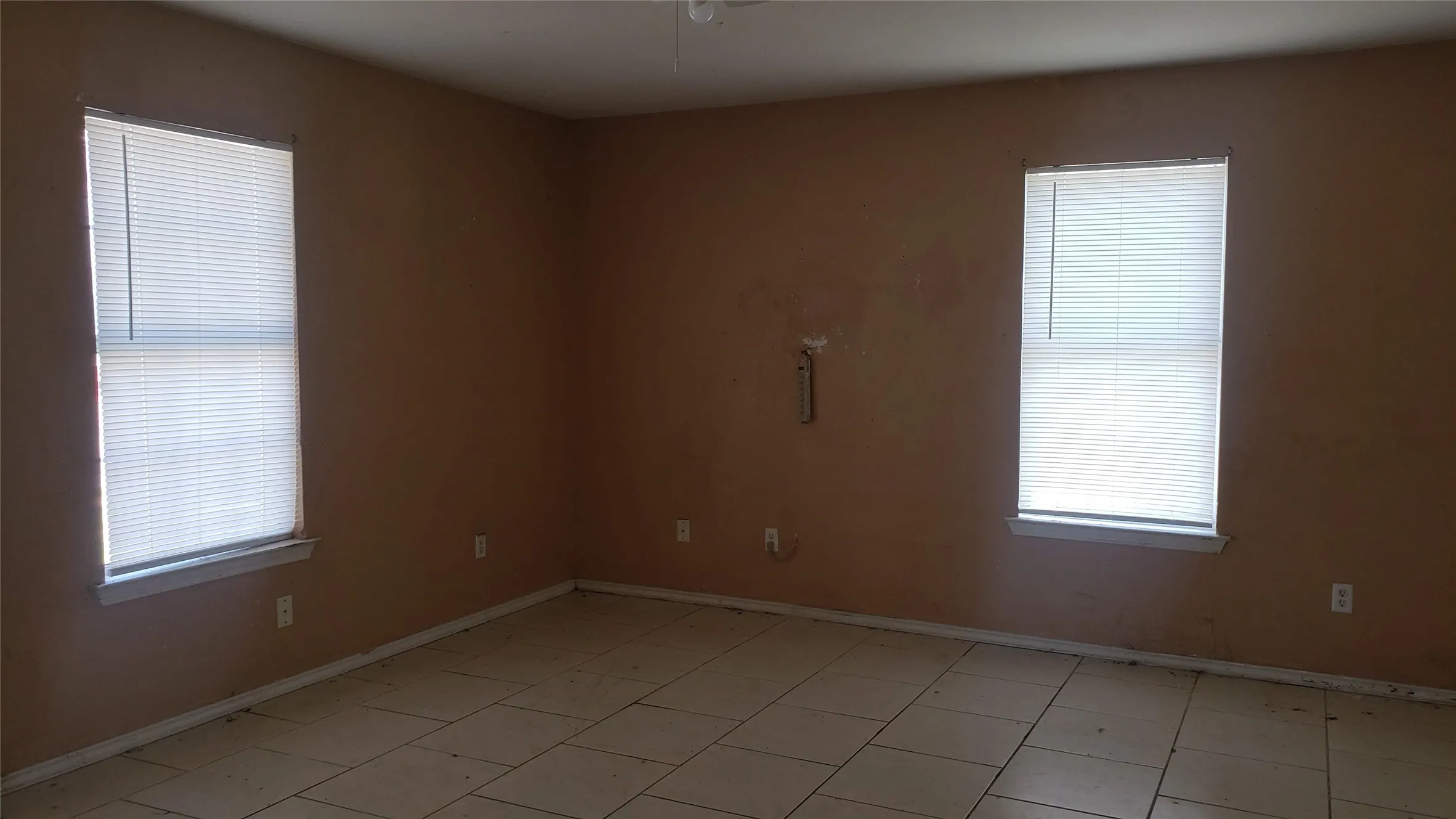 Retail For Sale in Montague County , 400 E Wise Street, Bowie, Texas 76230, 0, 0, Garage spaces, 0 Sqft, built in 1999, mls#21387396, Real Estate Agent in Bowie, Homes For Sale in Montague county, Homes For Sale in Bowie, Realtor in Bowie Texas, Real Estate Brokerage Independent Realty Texas, Luminita Cordes Realtor