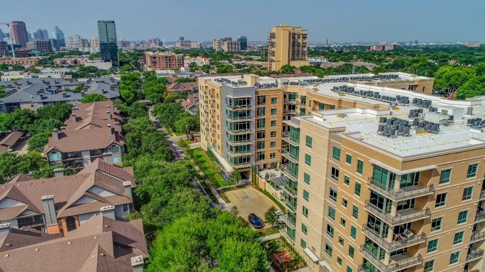 Apartment For Rent in Dallas County , 4719 Cole Avenue 318, Dallas, Texas 75205, 2 Bedroom, 3 Bathroom, 2 Garage spaces, 1,722 Sqft, built in 2015, mls#21387397, Real Estate Agent in Dallas, Homes For Rent in Dallas county, Homes For Rent in Dallas, Realtor in Dallas Texas, Real Estate Brokerage Independent Realty Texas, Luminita Cordes Realtor