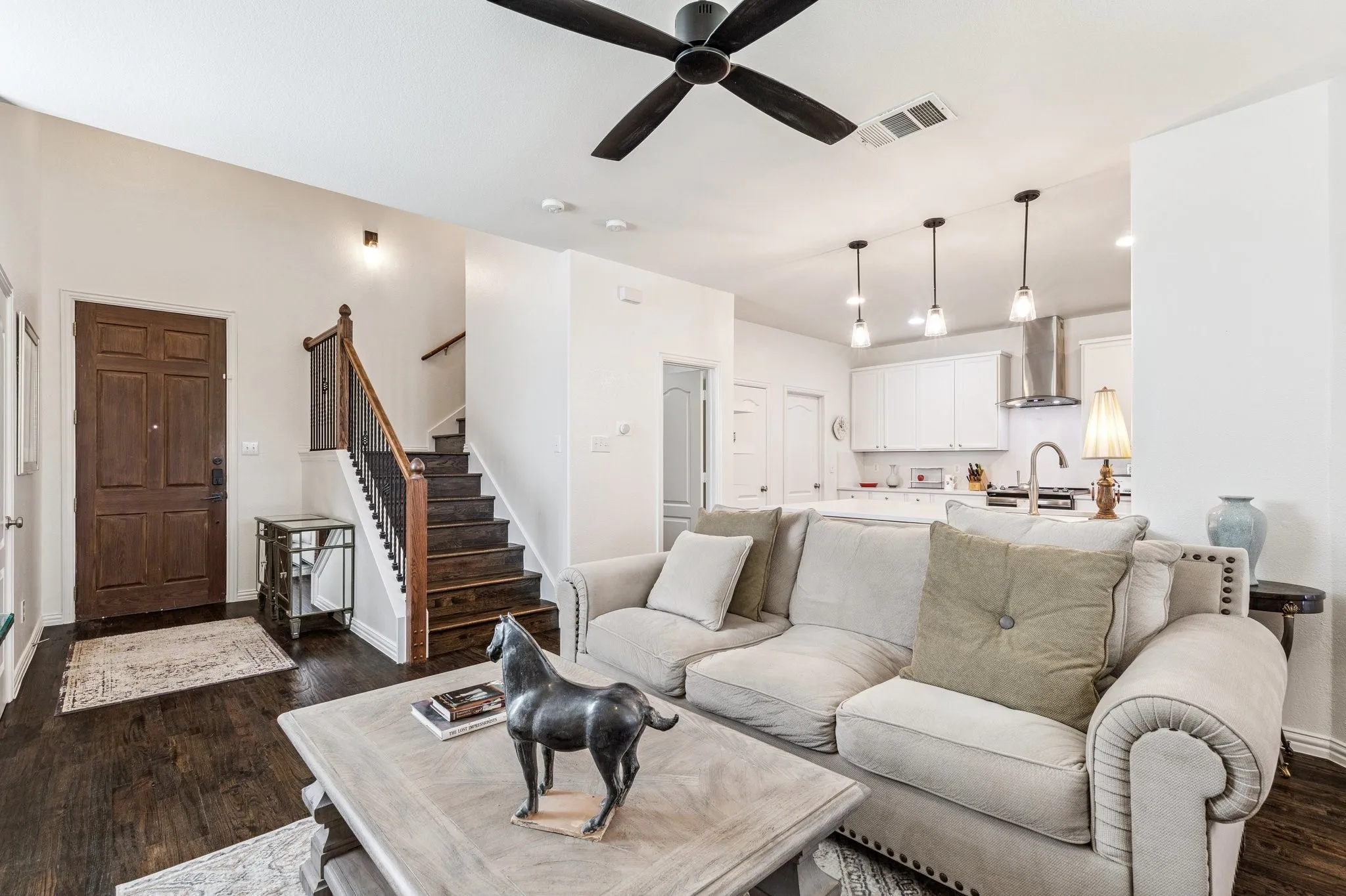 Single Family Residence For Rent in Denton County , 1700 Adams Place, Prosper, Texas 75078, 3 Bedroom, 3 Bathroom, 2 Garage spaces, 2,028 Sqft, built in 2007, mls#21387401, Real Estate Agent in Prosper, Homes For Rent in Denton county, Homes For Rent in Prosper, Realtor in Prosper Texas, Real Estate Brokerage Independent Realty Texas, Luminita Cordes Realtor