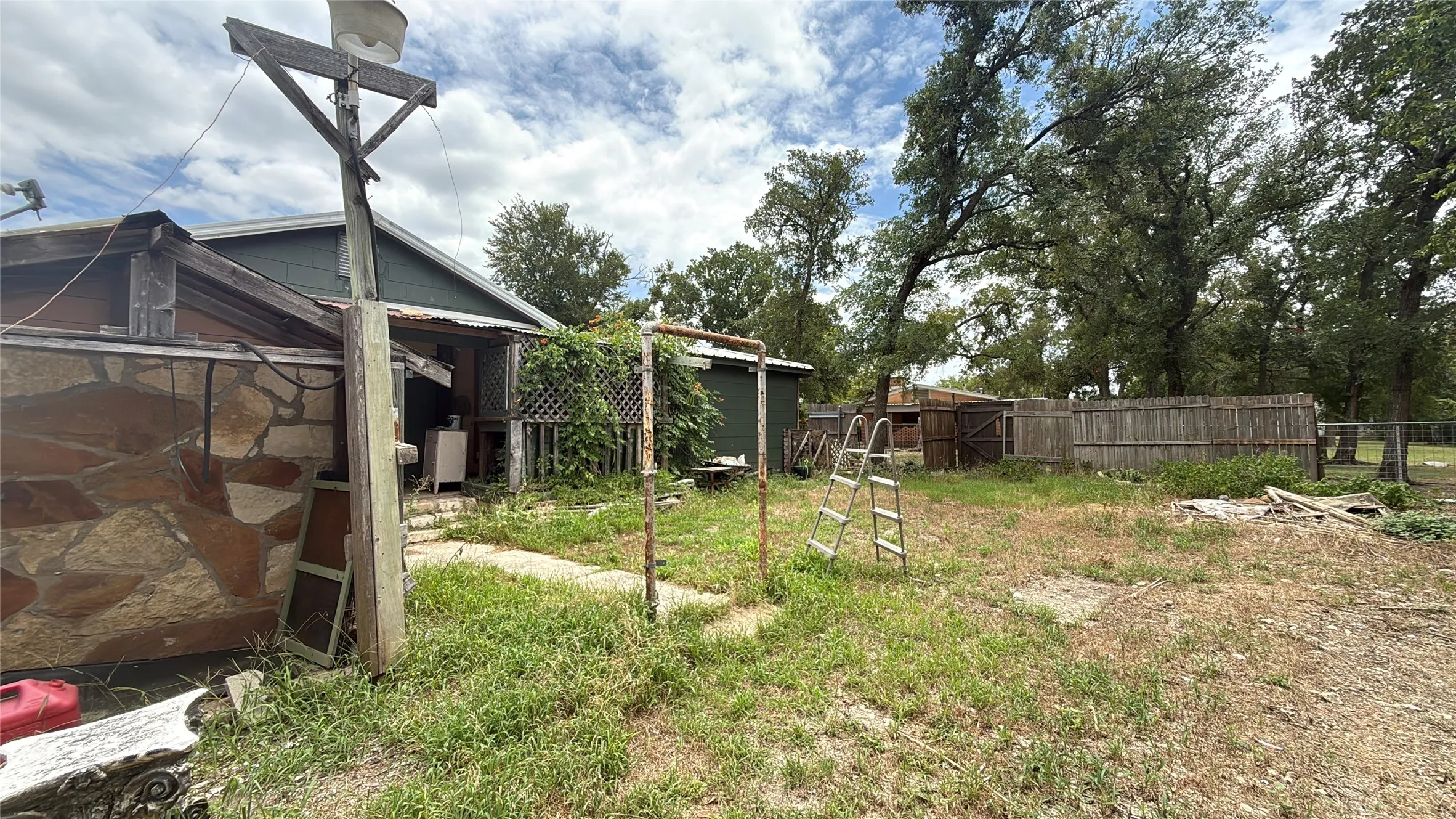 Single Family Residence For Sale in Coryell County , 377 Tom Sawyer Street, Evant, Texas 76525, 1 Bedroom, 1 Bathroom, Garage spaces, 1,237 Sqft, built in 1940, mls#21387394, Real Estate Agent in Evant, Homes For Sale in Coryell county, Homes For Sale in Evant, Realtor in Evant Texas, Real Estate Brokerage Independent Realty Texas, Luminita Cordes Realtor