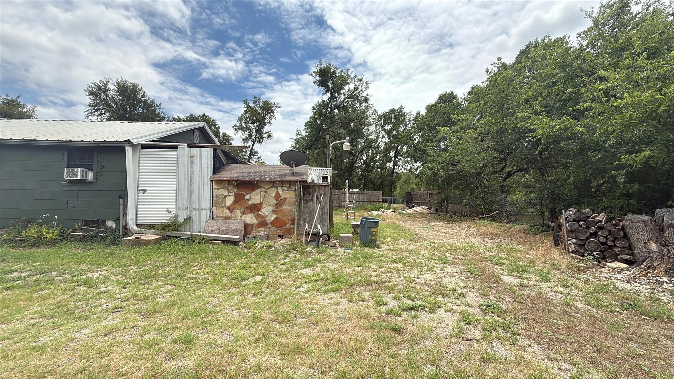 Single Family Residence For Sale in Coryell County , 377 Tom Sawyer Street, Evant, Texas 76525, 1 Bedroom, 1 Bathroom, Garage spaces, 1,237 Sqft, built in 1940, mls#21387394, Real Estate Agent in Evant, Homes For Sale in Coryell county, Homes For Sale in Evant, Realtor in Evant Texas, Real Estate Brokerage Independent Realty Texas, Luminita Cordes Realtor