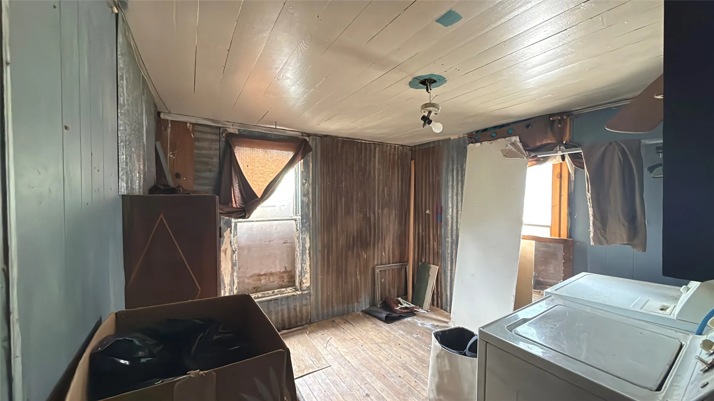 Single Family Residence For Sale in Coryell County , 377 Tom Sawyer Street, Evant, Texas 76525, 1 Bedroom, 1 Bathroom, Garage spaces, 1,237 Sqft, built in 1940, mls#21387394, Real Estate Agent in Evant, Homes For Sale in Coryell county, Homes For Sale in Evant, Realtor in Evant Texas, Real Estate Brokerage Independent Realty Texas, Luminita Cordes Realtor
