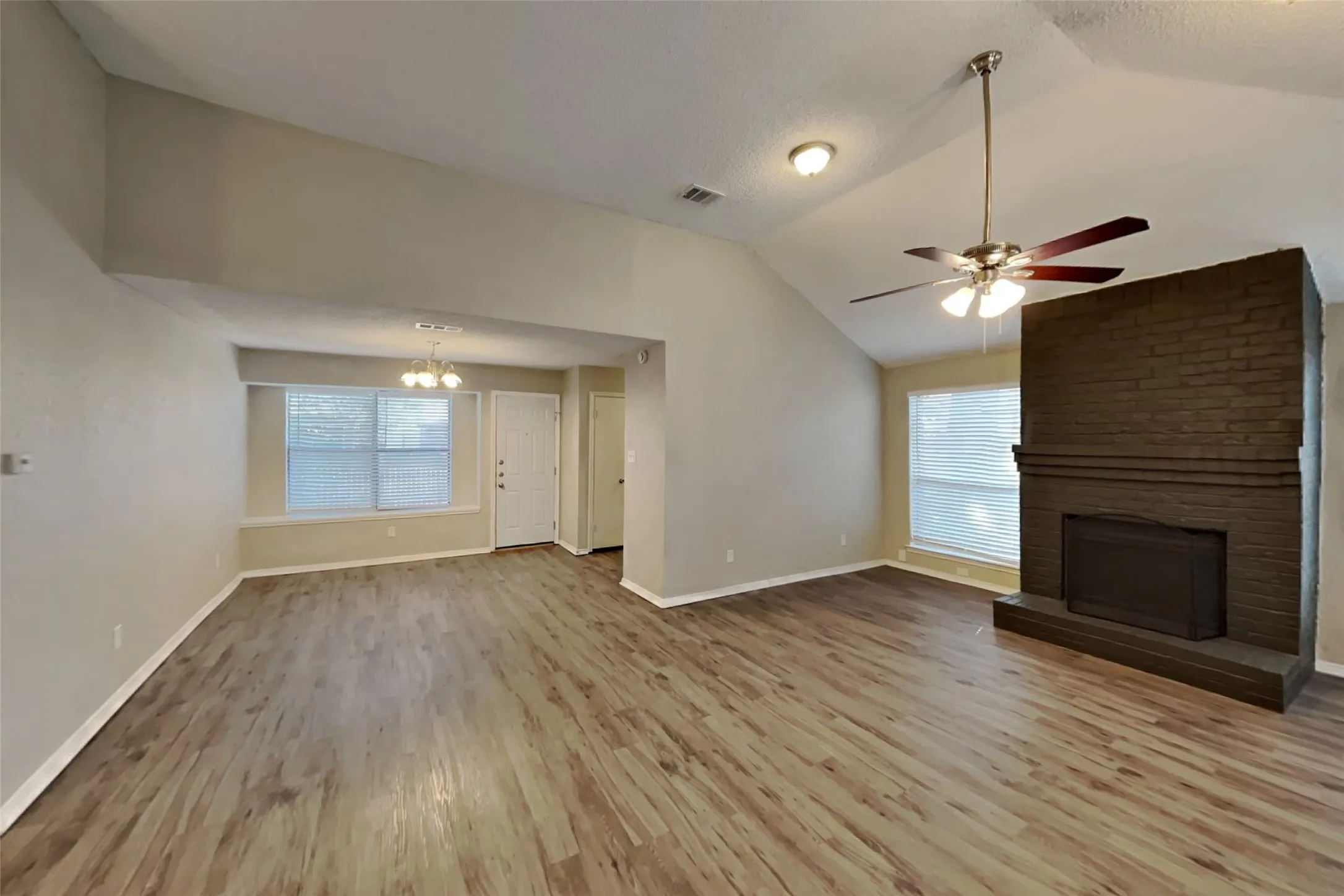 Single Family Residence For Rent in Denton County , 1313 Ponder Way, Flower Mound, Texas 75028, 3 Bedroom, 3 Bathroom, 2 Garage spaces, 2,023 Sqft, built in 1985, mls#21387391, Real Estate Agent in Flower Mound, Homes For Rent in Denton county, Homes For Rent in Flower Mound, Realtor in Flower Mound Texas, Real Estate Brokerage Independent Realty Texas, Luminita Cordes Realtor
