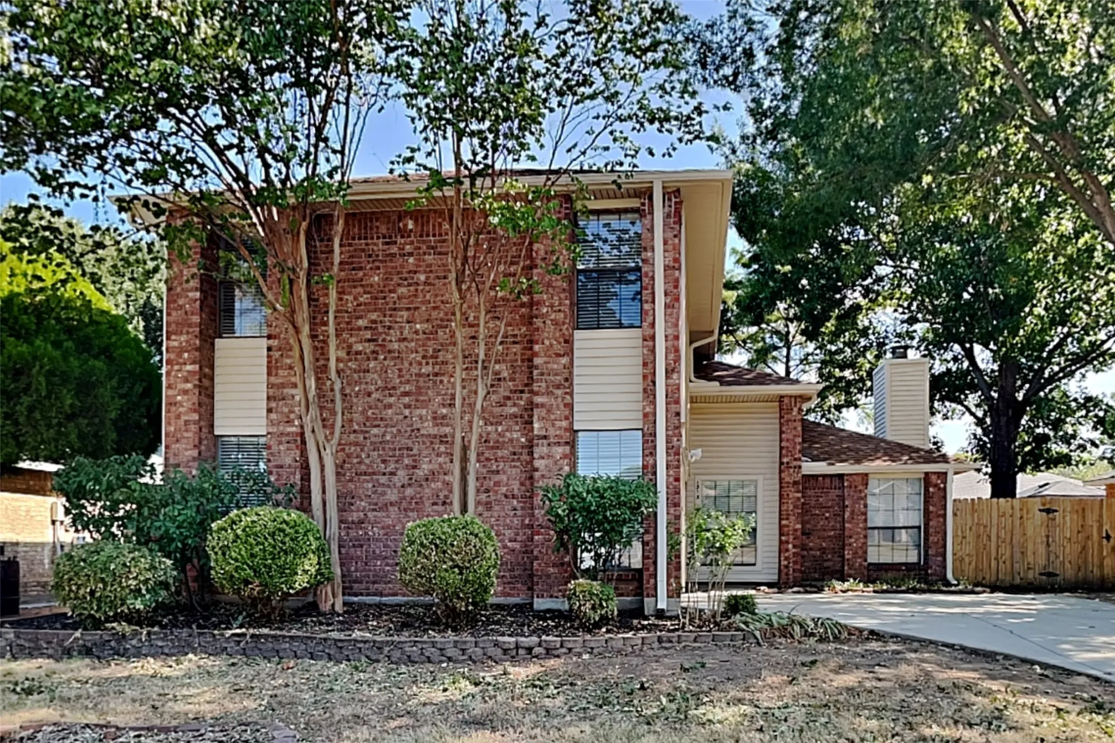 Single Family Residence For Rent in Denton County , 1313 Ponder Way, Flower Mound, Texas 75028, 3 Bedroom, 3 Bathroom, 2 Garage spaces, 2,023 Sqft, built in 1985, mls#21387391, Real Estate Agent in Flower Mound, Homes For Rent in Denton county, Homes For Rent in Flower Mound, Realtor in Flower Mound Texas, Real Estate Brokerage Independent Realty Texas, Luminita Cordes Realtor
