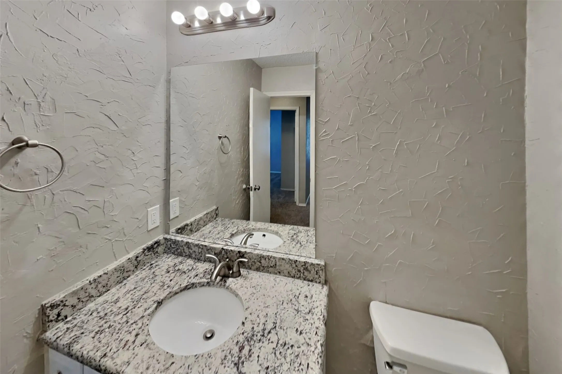 Single Family Residence For Rent in Denton County , 1313 Ponder Way, Flower Mound, Texas 75028, 3 Bedroom, 3 Bathroom, 2 Garage spaces, 2,023 Sqft, built in 1985, mls#21387391, Real Estate Agent in Flower Mound, Homes For Rent in Denton county, Homes For Rent in Flower Mound, Realtor in Flower Mound Texas, Real Estate Brokerage Independent Realty Texas, Luminita Cordes Realtor