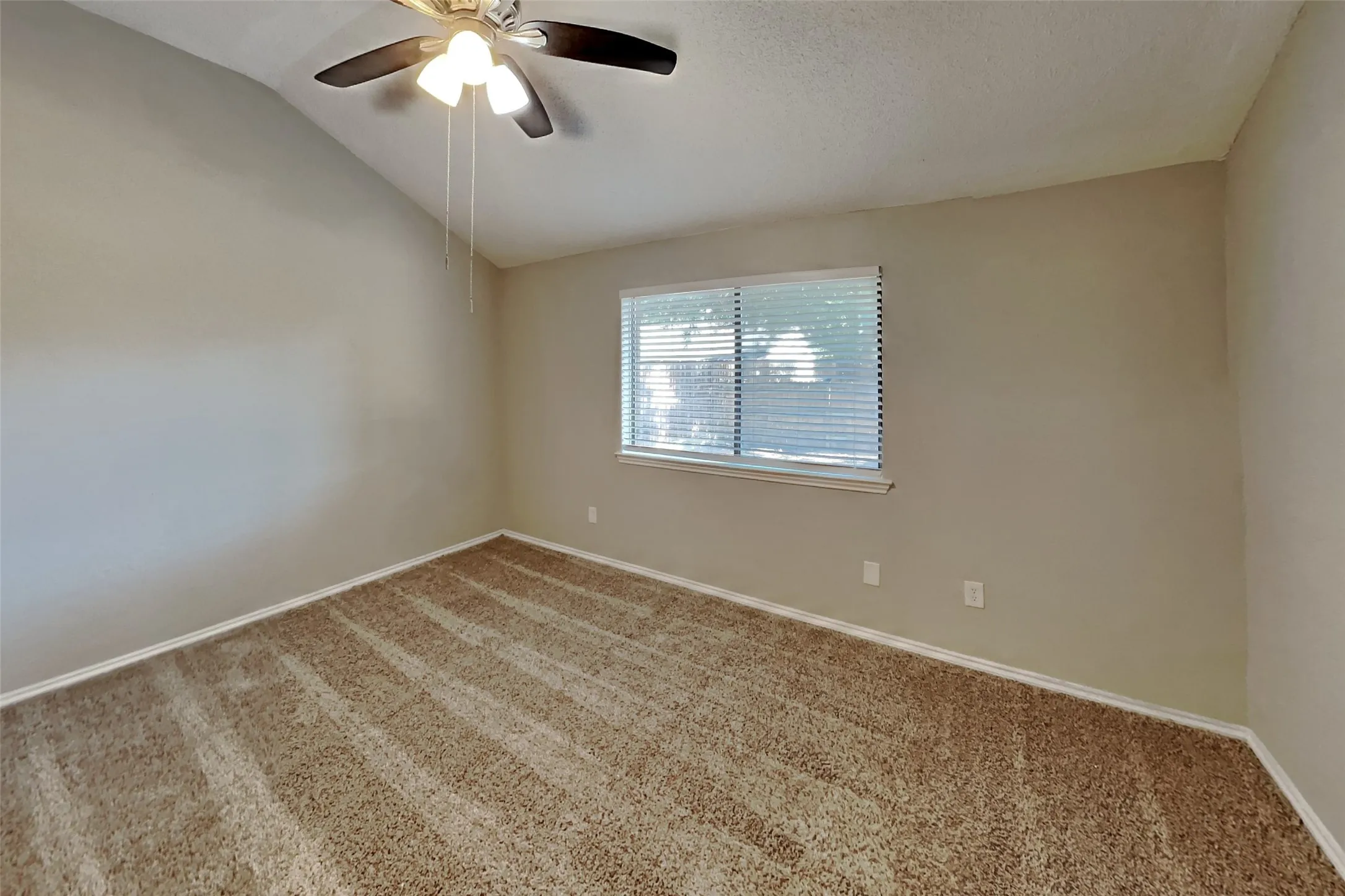 Single Family Residence For Rent in Denton County , 1313 Ponder Way, Flower Mound, Texas 75028, 3 Bedroom, 3 Bathroom, 2 Garage spaces, 2,023 Sqft, built in 1985, mls#21387391, Real Estate Agent in Flower Mound, Homes For Rent in Denton county, Homes For Rent in Flower Mound, Realtor in Flower Mound Texas, Real Estate Brokerage Independent Realty Texas, Luminita Cordes Realtor