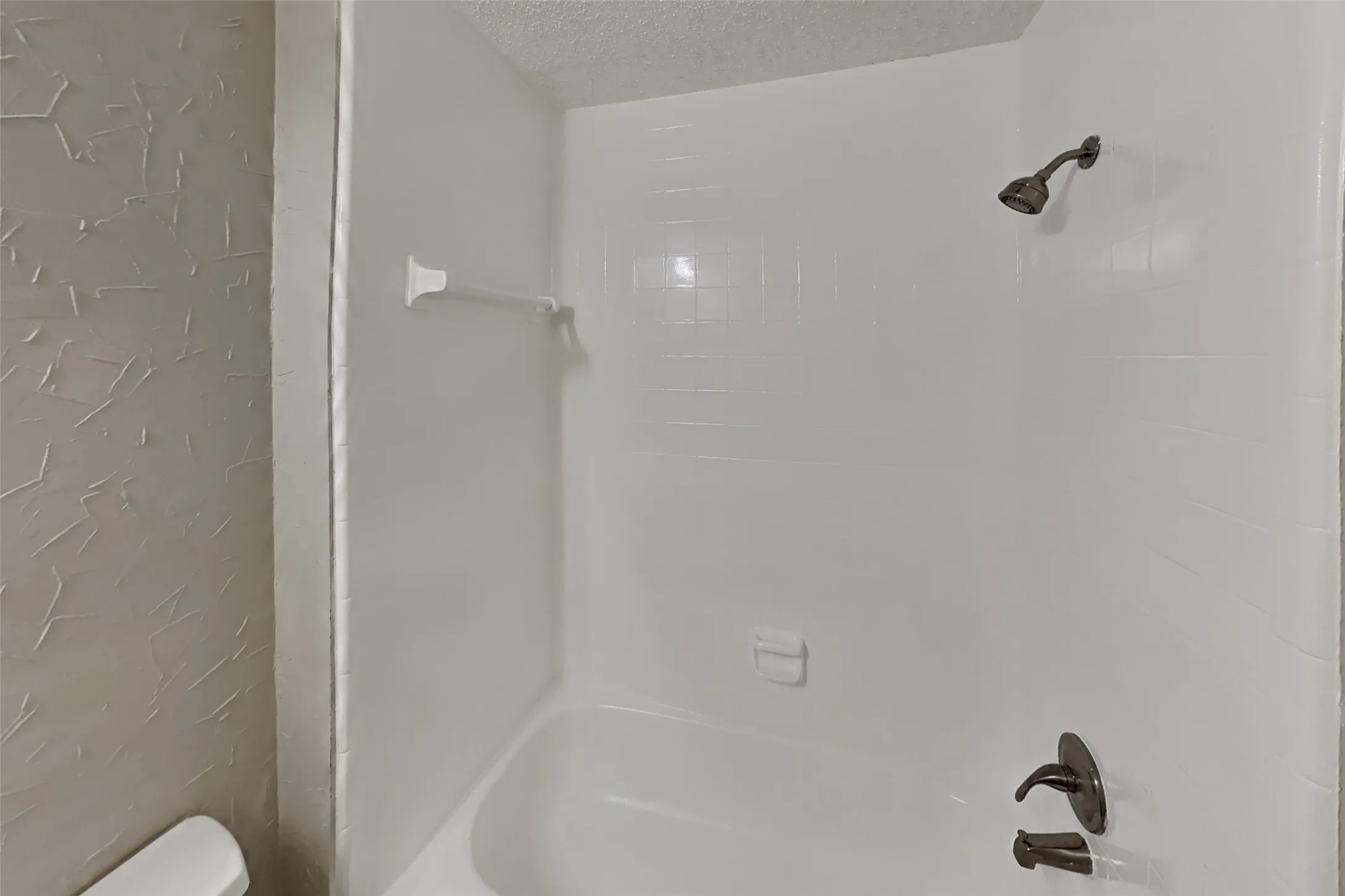 Single Family Residence For Rent in Denton County , 1313 Ponder Way, Flower Mound, Texas 75028, 3 Bedroom, 3 Bathroom, 2 Garage spaces, 2,023 Sqft, built in 1985, mls#21387391, Real Estate Agent in Flower Mound, Homes For Rent in Denton county, Homes For Rent in Flower Mound, Realtor in Flower Mound Texas, Real Estate Brokerage Independent Realty Texas, Luminita Cordes Realtor
