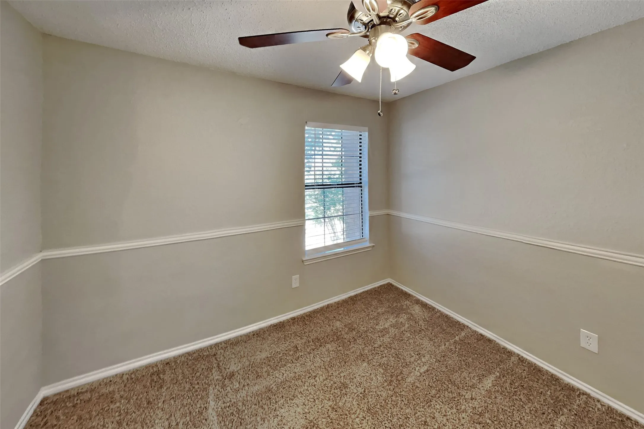 Single Family Residence For Rent in Denton County , 1313 Ponder Way, Flower Mound, Texas 75028, 3 Bedroom, 3 Bathroom, 2 Garage spaces, 2,023 Sqft, built in 1985, mls#21387391, Real Estate Agent in Flower Mound, Homes For Rent in Denton county, Homes For Rent in Flower Mound, Realtor in Flower Mound Texas, Real Estate Brokerage Independent Realty Texas, Luminita Cordes Realtor