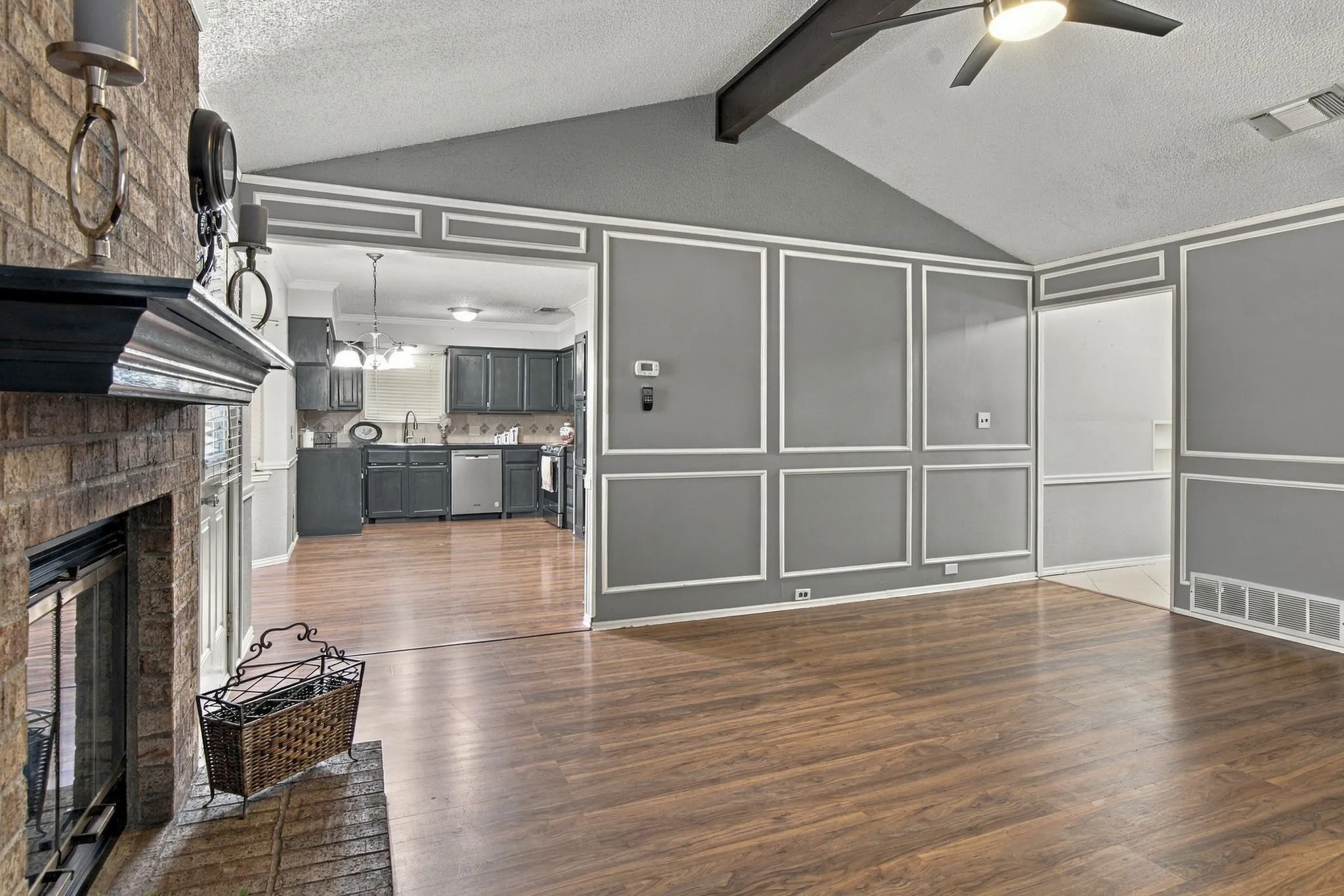 Single Family Residence For Sale in Tarrant County , 7917 Berrybrook Drive, Watauga, Texas 76148, 3 Bedroom, 2 Bathroom, 2 Garage spaces, 1,336 Sqft, built in 1984, mls#21387406, Real Estate Agent in Watauga, Homes For Sale in Tarrant county, Homes For Sale in Watauga, Realtor in Watauga Texas, Real Estate Brokerage Independent Realty Texas, Luminita Cordes Realtor