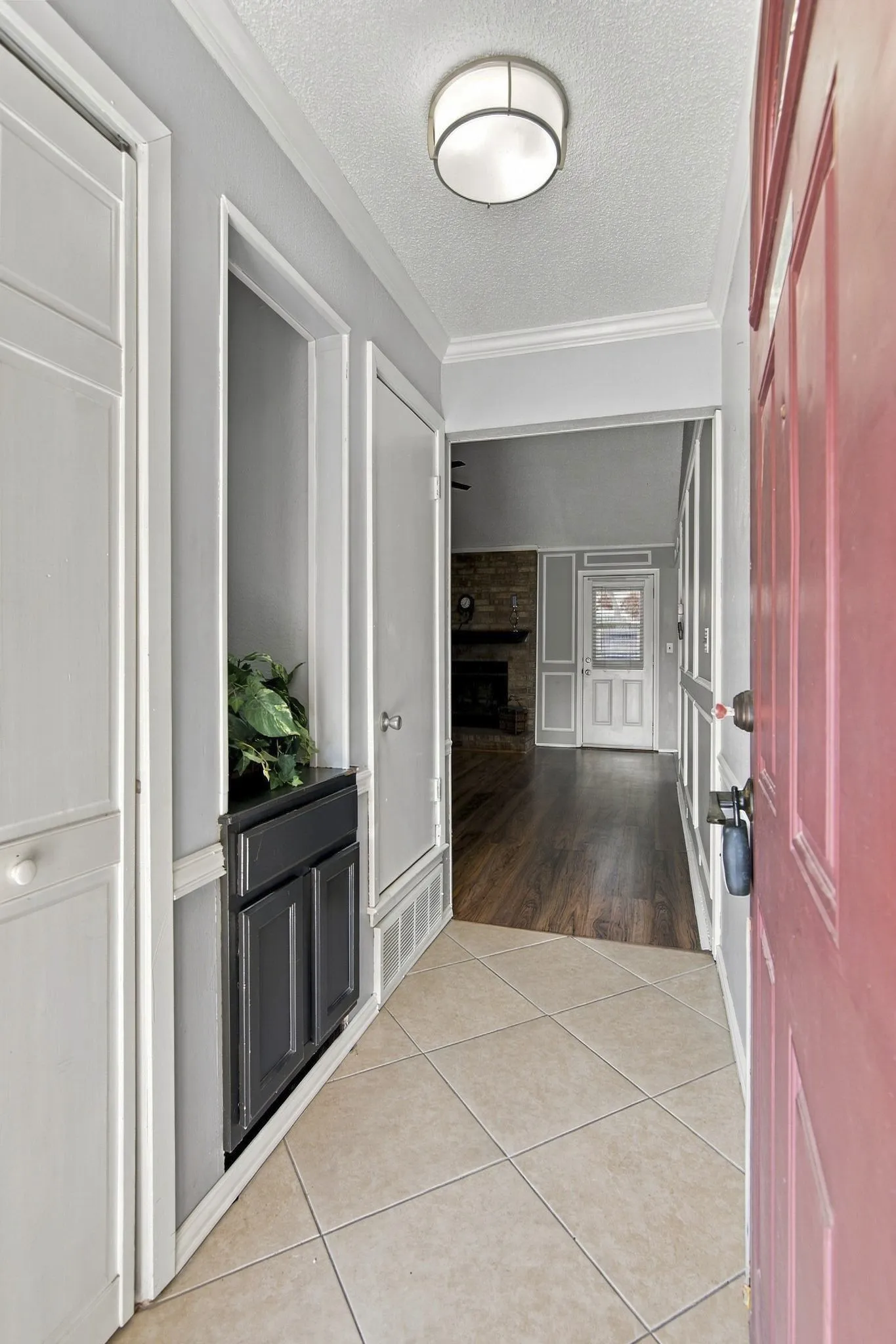 Single Family Residence For Sale in Tarrant County , 7917 Berrybrook Drive, Watauga, Texas 76148, 3 Bedroom, 2 Bathroom, 2 Garage spaces, 1,336 Sqft, built in 1984, mls#21387406, Real Estate Agent in Watauga, Homes For Sale in Tarrant county, Homes For Sale in Watauga, Realtor in Watauga Texas, Real Estate Brokerage Independent Realty Texas, Luminita Cordes Realtor