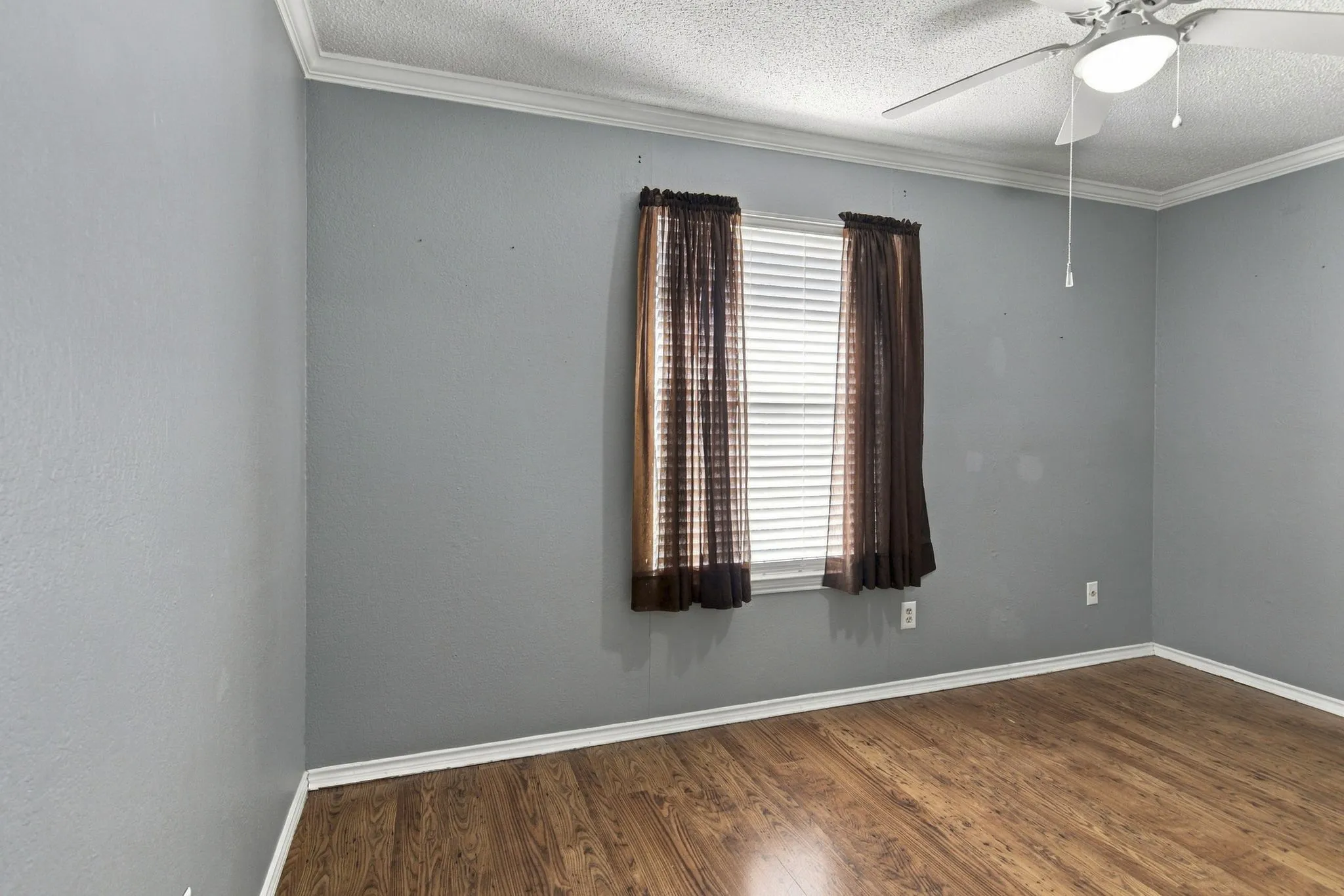 Single Family Residence For Sale in Tarrant County , 7917 Berrybrook Drive, Watauga, Texas 76148, 3 Bedroom, 2 Bathroom, 2 Garage spaces, 1,336 Sqft, built in 1984, mls#21387406, Real Estate Agent in Watauga, Homes For Sale in Tarrant county, Homes For Sale in Watauga, Realtor in Watauga Texas, Real Estate Brokerage Independent Realty Texas, Luminita Cordes Realtor
