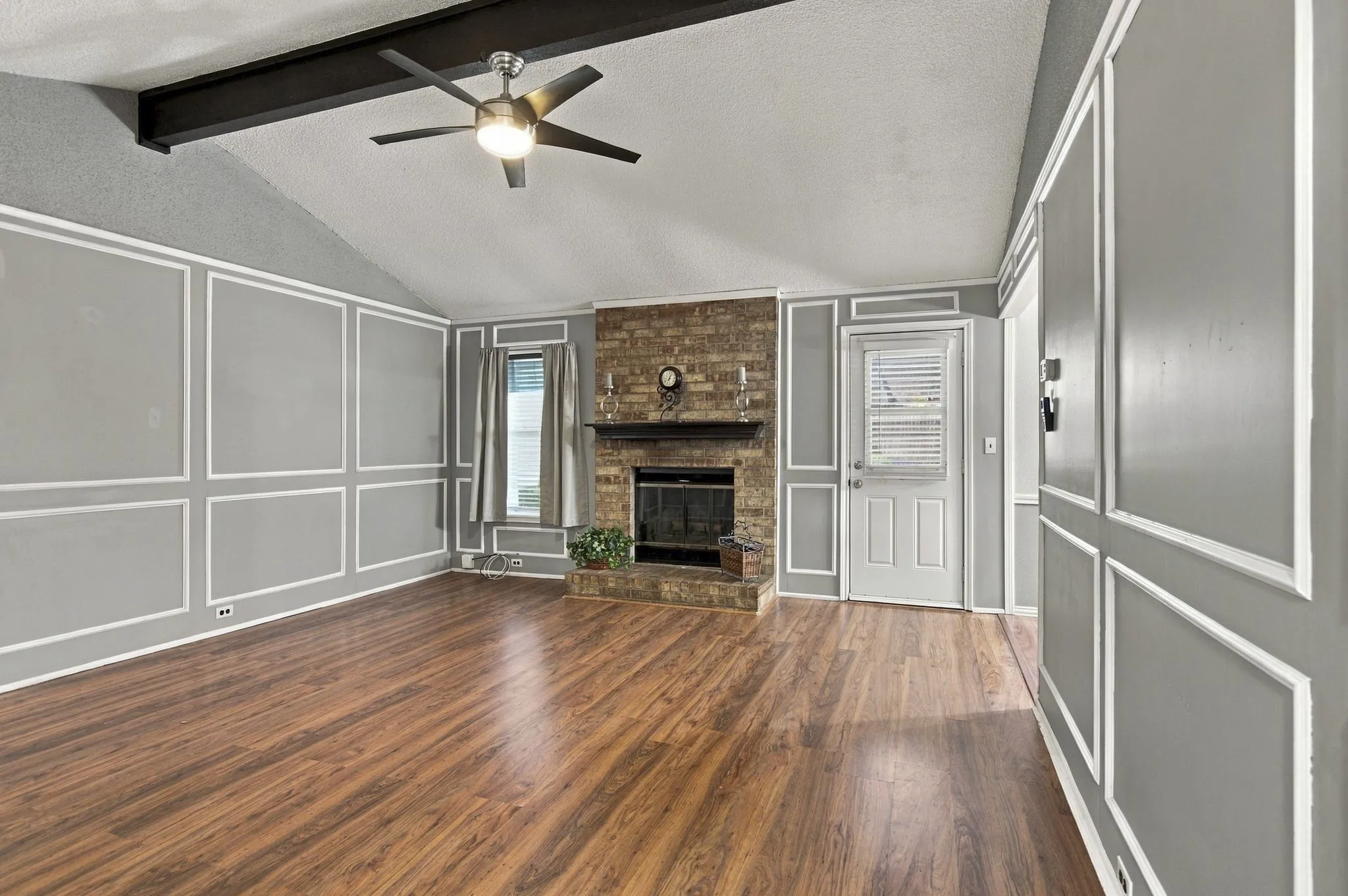 Single Family Residence For Sale in Tarrant County , 7917 Berrybrook Drive, Watauga, Texas 76148, 3 Bedroom, 2 Bathroom, 2 Garage spaces, 1,336 Sqft, built in 1984, mls#21387406, Real Estate Agent in Watauga, Homes For Sale in Tarrant county, Homes For Sale in Watauga, Realtor in Watauga Texas, Real Estate Brokerage Independent Realty Texas, Luminita Cordes Realtor