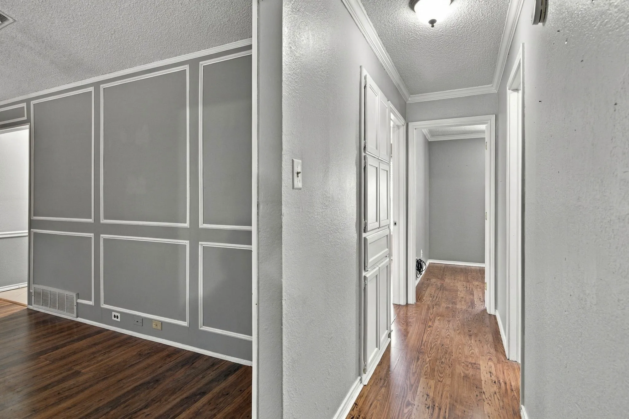 Single Family Residence For Sale in Tarrant County , 7917 Berrybrook Drive, Watauga, Texas 76148, 3 Bedroom, 2 Bathroom, 2 Garage spaces, 1,336 Sqft, built in 1984, mls#21387406, Real Estate Agent in Watauga, Homes For Sale in Tarrant county, Homes For Sale in Watauga, Realtor in Watauga Texas, Real Estate Brokerage Independent Realty Texas, Luminita Cordes Realtor
