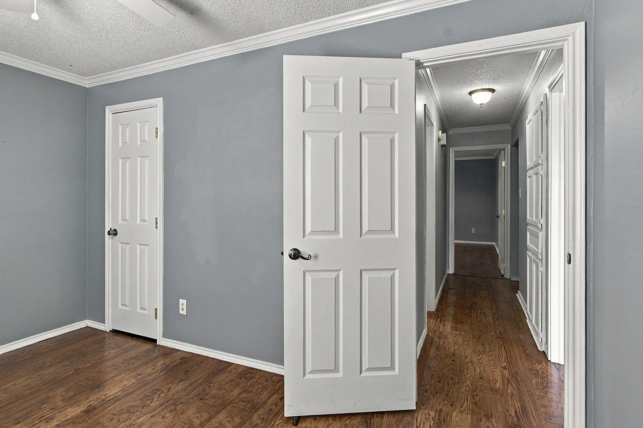 Single Family Residence For Sale in Tarrant County , 7917 Berrybrook Drive, Watauga, Texas 76148, 3 Bedroom, 2 Bathroom, 2 Garage spaces, 1,336 Sqft, built in 1984, mls#21387406, Real Estate Agent in Watauga, Homes For Sale in Tarrant county, Homes For Sale in Watauga, Realtor in Watauga Texas, Real Estate Brokerage Independent Realty Texas, Luminita Cordes Realtor