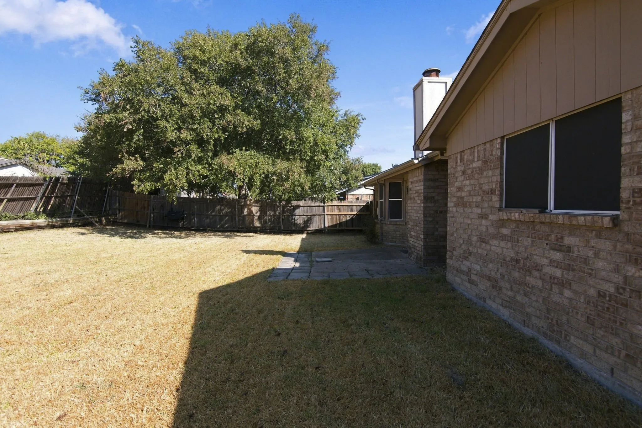 Single Family Residence For Sale in Tarrant County , 7917 Berrybrook Drive, Watauga, Texas 76148, 3 Bedroom, 2 Bathroom, 2 Garage spaces, 1,336 Sqft, built in 1984, mls#21387406, Real Estate Agent in Watauga, Homes For Sale in Tarrant county, Homes For Sale in Watauga, Realtor in Watauga Texas, Real Estate Brokerage Independent Realty Texas, Luminita Cordes Realtor