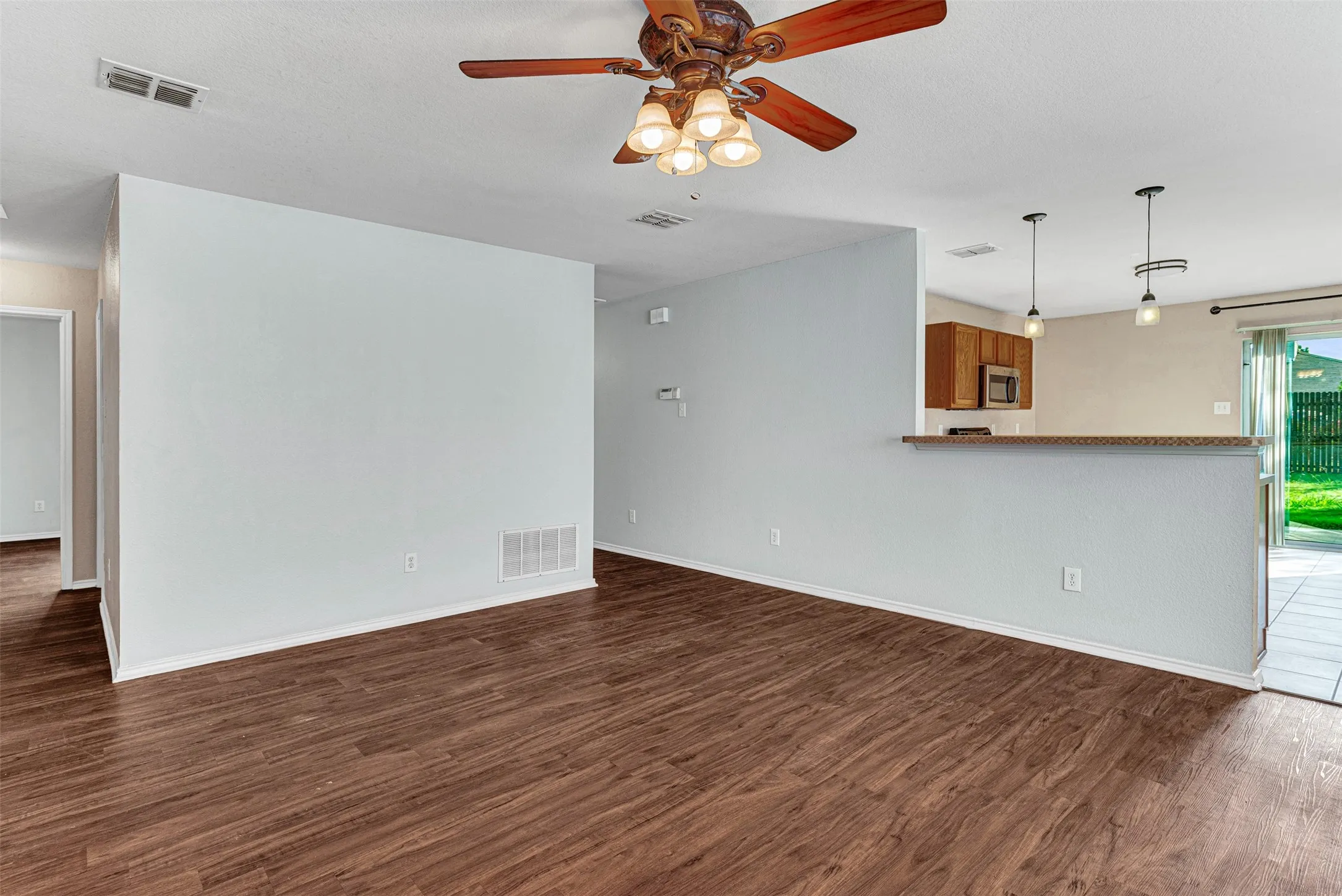 Single Family Residence For Sale in Collin County , 2600 Terrace Drive, Mc Kinney, Texas 75071, 3 Bedroom, 2 Bathroom, 2 Garage spaces, 1,595 Sqft, built in 2001, mls#21387301, Real Estate Agent in Mc Kinney, Homes For Sale in Collin county, Homes For Sale in Mc Kinney, Realtor in Mc Kinney Texas, Real Estate Brokerage Independent Realty Texas, Luminita Cordes Realtor