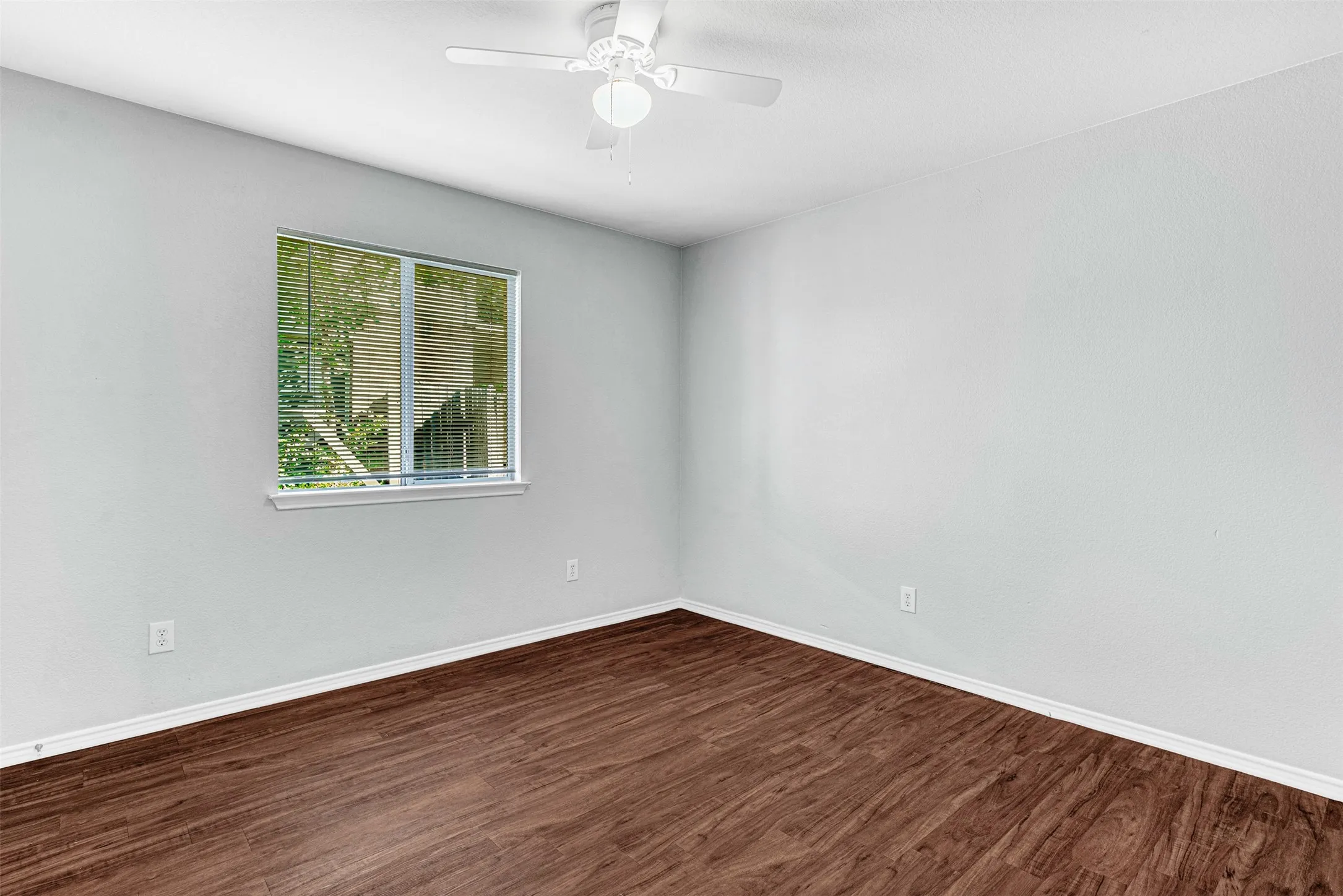 Single Family Residence For Sale in Collin County , 2600 Terrace Drive, Mc Kinney, Texas 75071, 3 Bedroom, 2 Bathroom, 2 Garage spaces, 1,595 Sqft, built in 2001, mls#21387301, Real Estate Agent in Mc Kinney, Homes For Sale in Collin county, Homes For Sale in Mc Kinney, Realtor in Mc Kinney Texas, Real Estate Brokerage Independent Realty Texas, Luminita Cordes Realtor