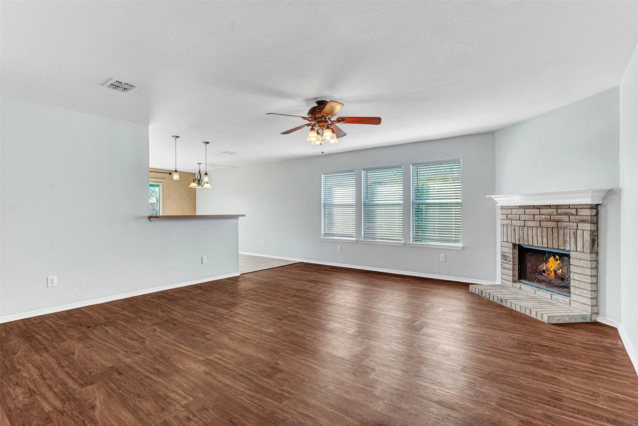 Single Family Residence For Sale in Collin County , 2600 Terrace Drive, Mc Kinney, Texas 75071, 3 Bedroom, 2 Bathroom, 2 Garage spaces, 1,595 Sqft, built in 2001, mls#21387301, Real Estate Agent in Mc Kinney, Homes For Sale in Collin county, Homes For Sale in Mc Kinney, Realtor in Mc Kinney Texas, Real Estate Brokerage Independent Realty Texas, Luminita Cordes Realtor