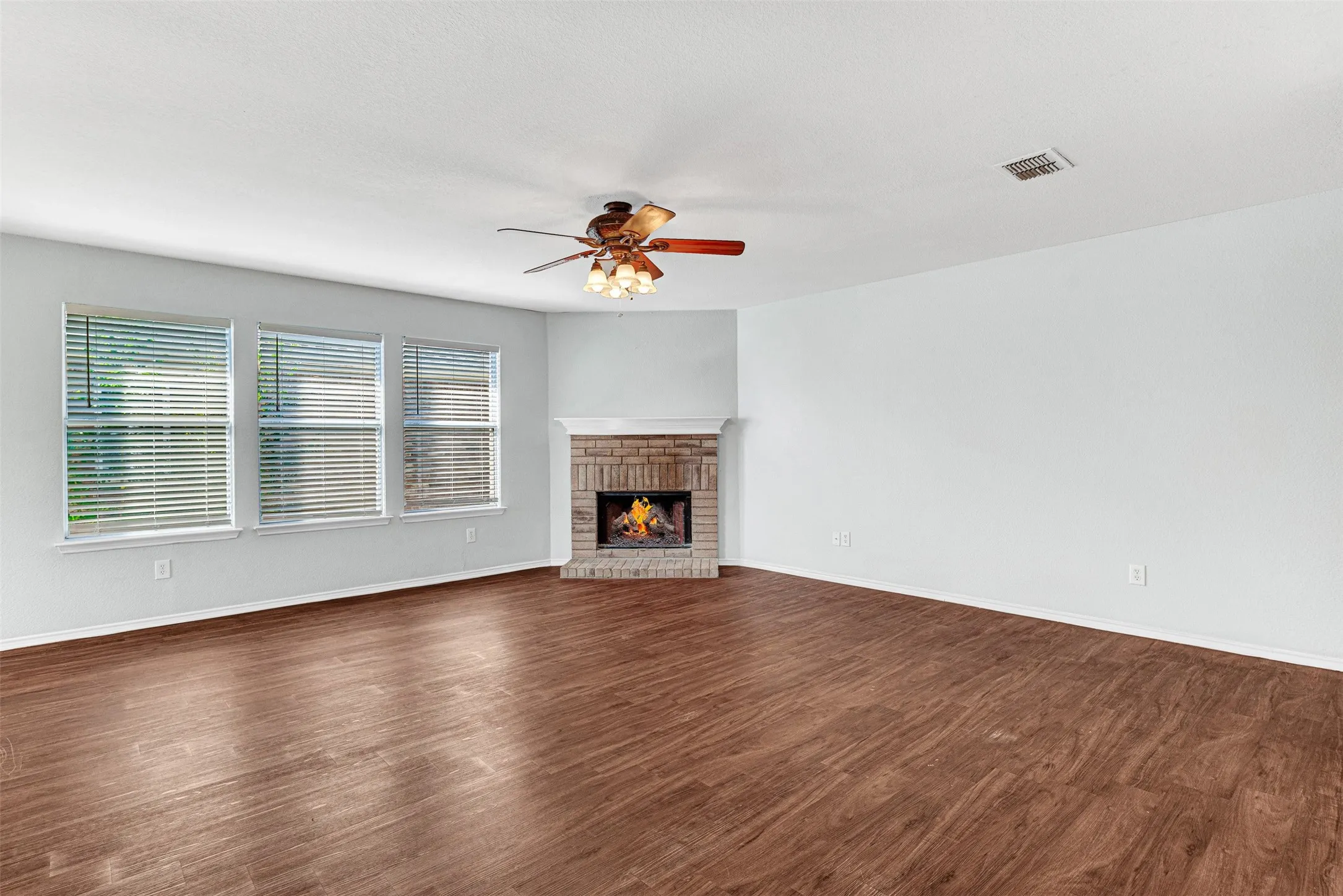 Single Family Residence For Sale in Collin County , 2600 Terrace Drive, Mc Kinney, Texas 75071, 3 Bedroom, 2 Bathroom, 2 Garage spaces, 1,595 Sqft, built in 2001, mls#21387301, Real Estate Agent in Mc Kinney, Homes For Sale in Collin county, Homes For Sale in Mc Kinney, Realtor in Mc Kinney Texas, Real Estate Brokerage Independent Realty Texas, Luminita Cordes Realtor