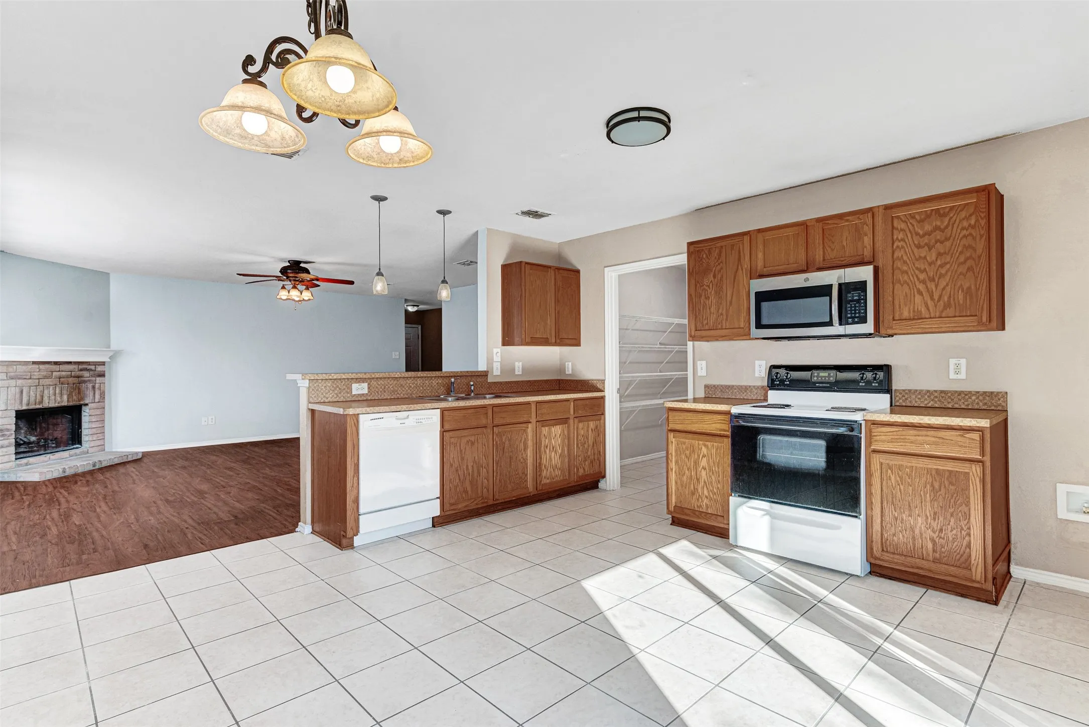 Single Family Residence For Sale in Collin County , 2600 Terrace Drive, Mc Kinney, Texas 75071, 3 Bedroom, 2 Bathroom, 2 Garage spaces, 1,595 Sqft, built in 2001, mls#21387301, Real Estate Agent in Mc Kinney, Homes For Sale in Collin county, Homes For Sale in Mc Kinney, Realtor in Mc Kinney Texas, Real Estate Brokerage Independent Realty Texas, Luminita Cordes Realtor