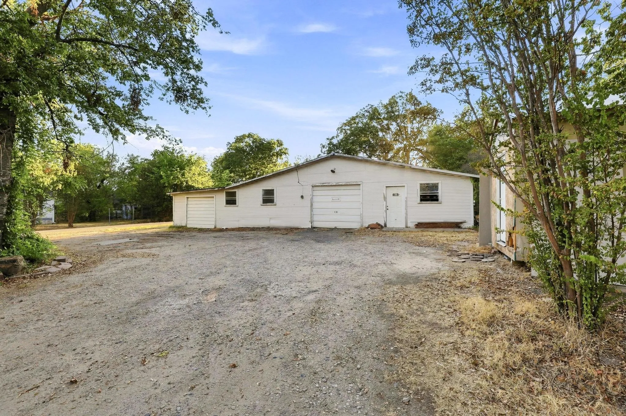 Single Family Residence For Sale in Hunt County , 1705 Morse Street, Commerce, Texas 75428, 0, 0, Garage spaces, 3,600 Sqft, built in 1970, mls#21383605, Real Estate Agent in Commerce, Homes For Sale in Hunt county, Homes For Sale in Commerce, Realtor in Commerce Texas, Real Estate Brokerage Independent Realty Texas, Luminita Cordes Realtor