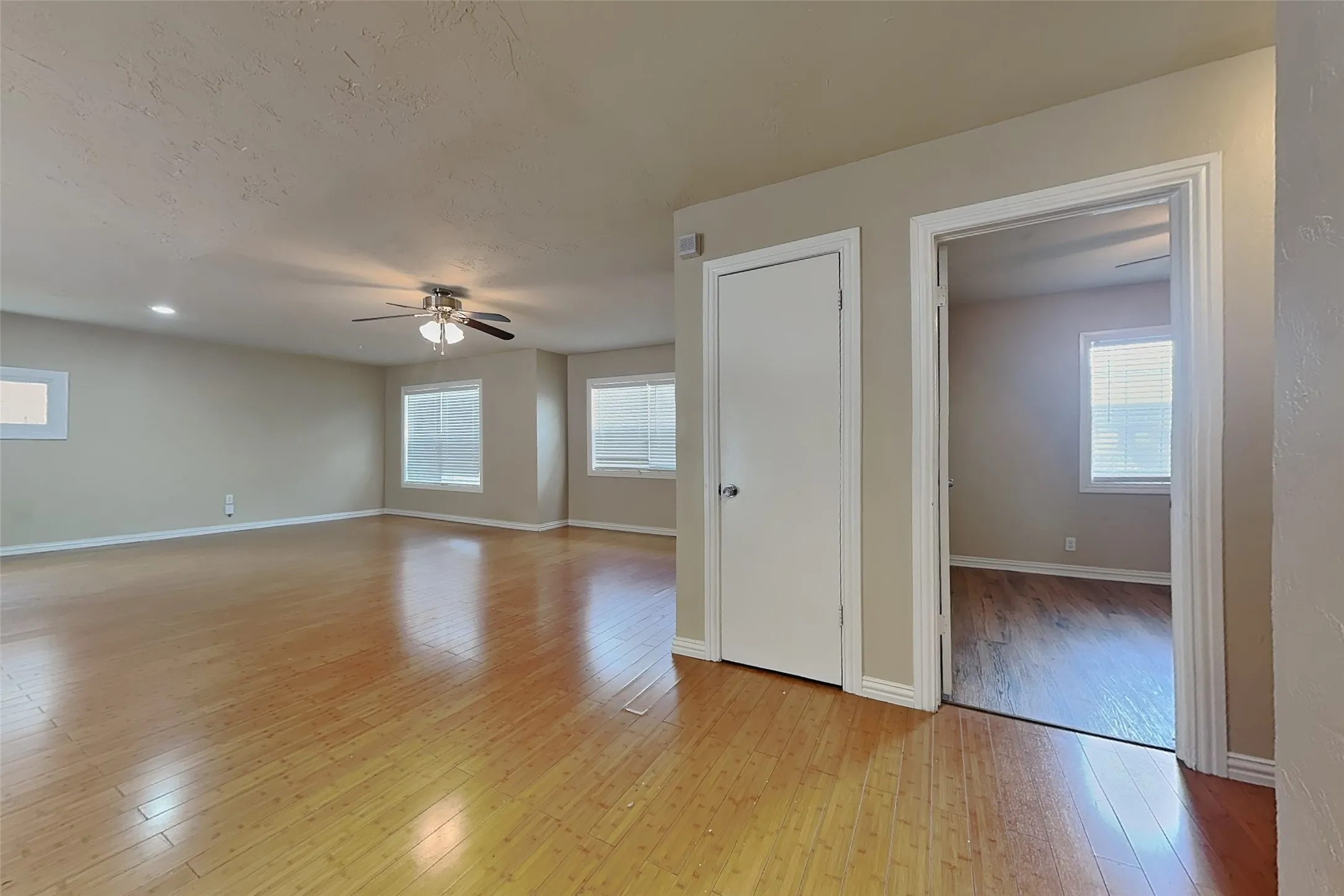 Single Family Residence For Rent in Tarrant County , 805 Aransas Drive, Euless, Texas 76039, 3 Bedroom, 1 Bathroom, Garage spaces, 1,200 Sqft, built in 1962, mls#21387411, Real Estate Agent in Euless, Homes For Rent in Tarrant county, Homes For Rent in Euless, Realtor in Euless Texas, Real Estate Brokerage Independent Realty Texas, Luminita Cordes Realtor